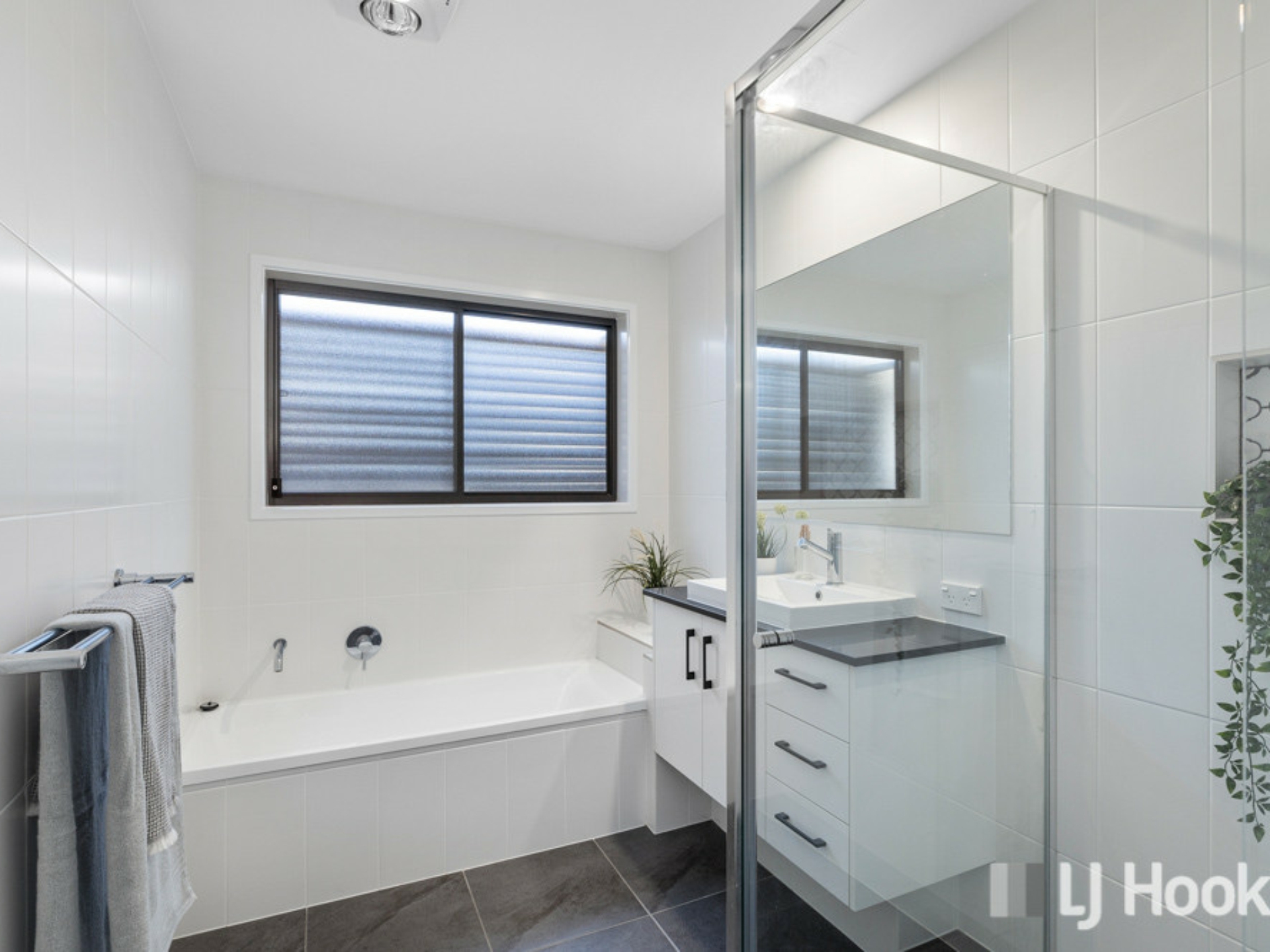 3/1 Sherrin Court, CLEVELAND