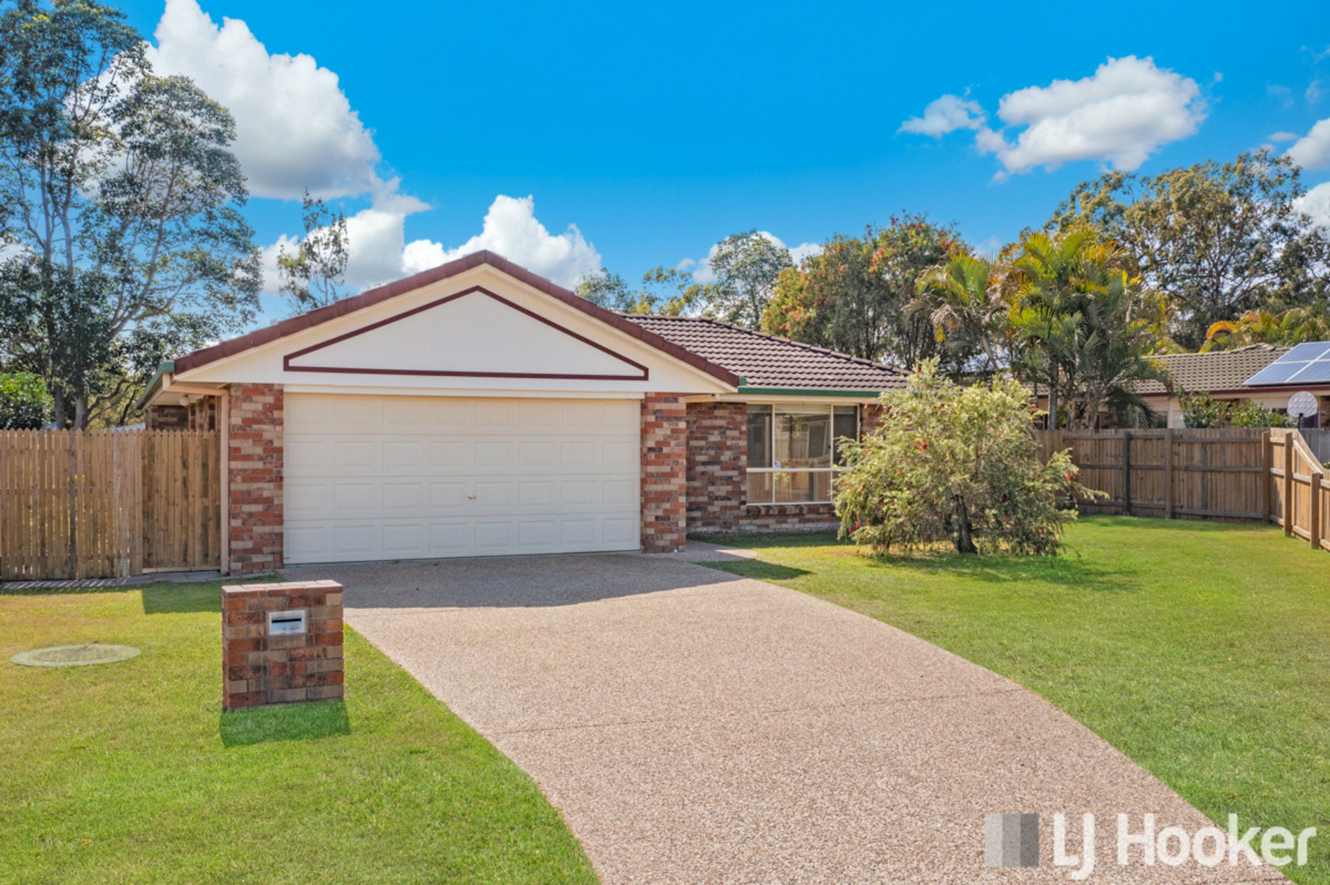 7 Club Crescent, Redland Bay
