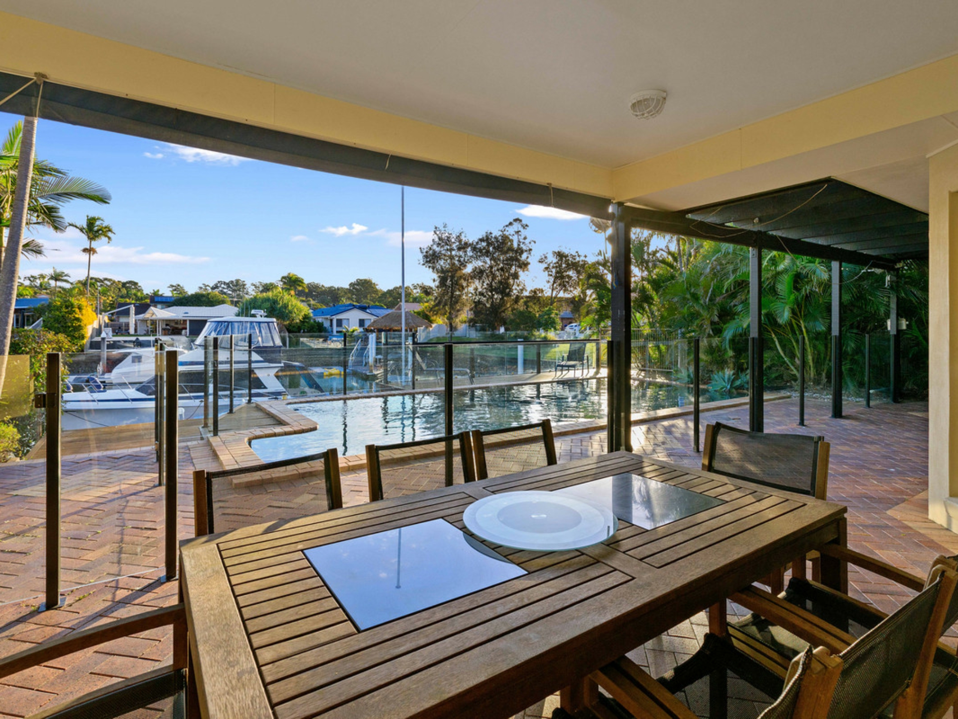 2 Pennant Court, BIRKDALE