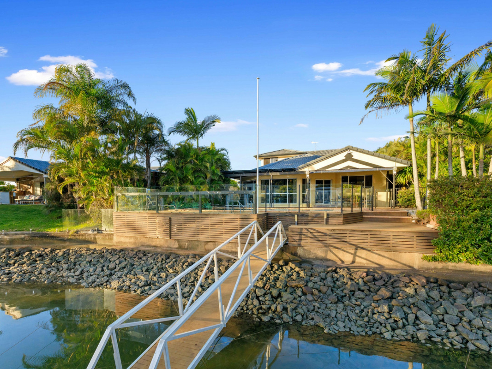 2 Pennant Court, BIRKDALE