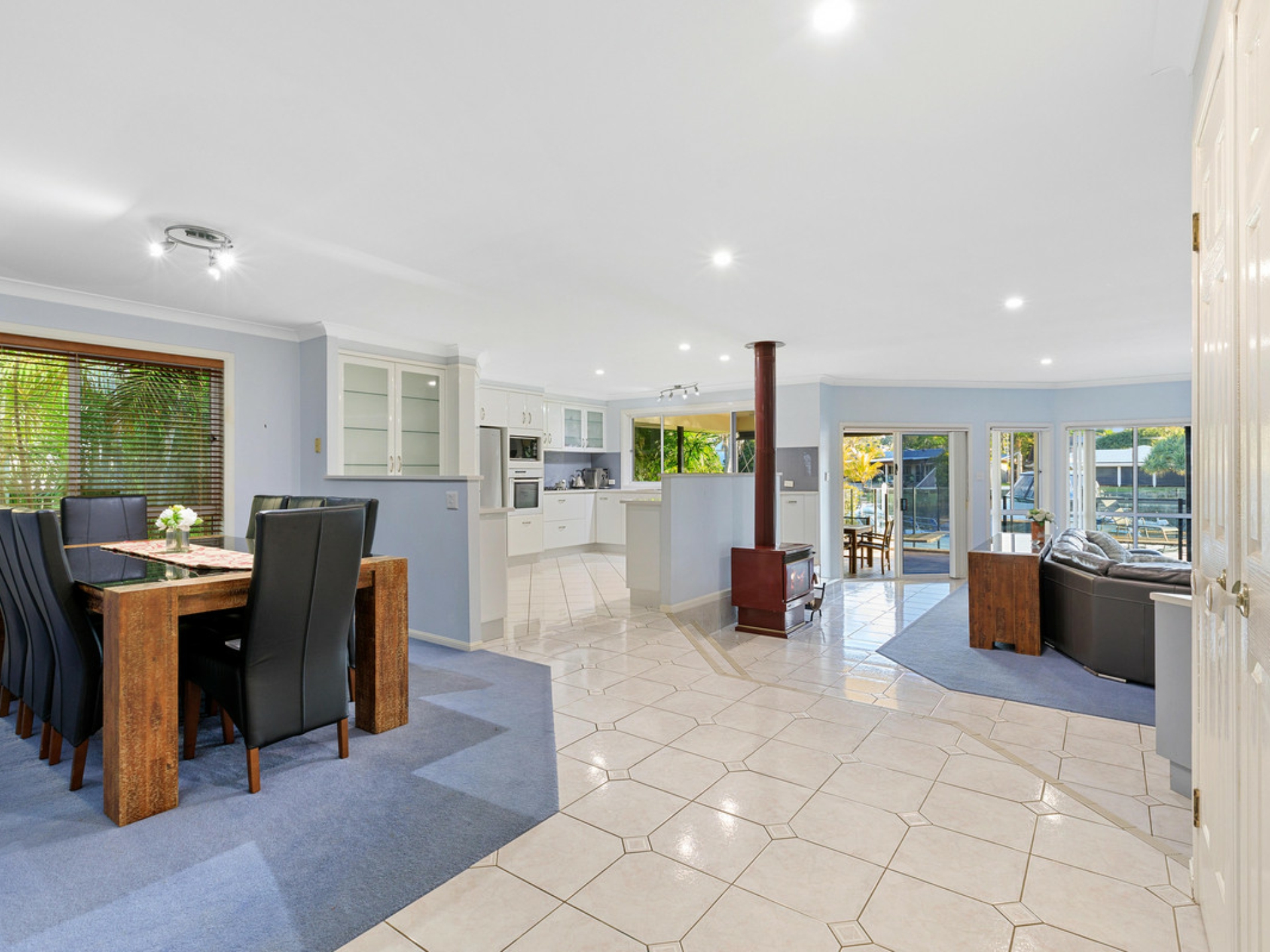 2 Pennant Court, BIRKDALE