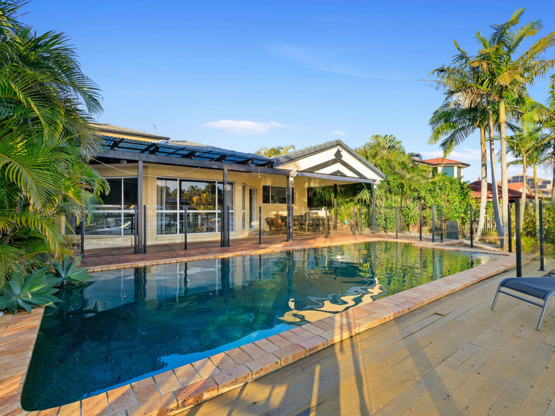 2 Pennant Court, BIRKDALE