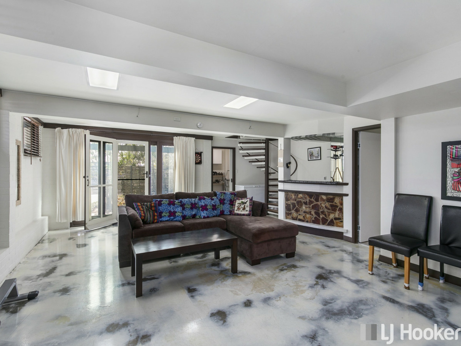 201 Beddoes Street, HOLLAND PARK