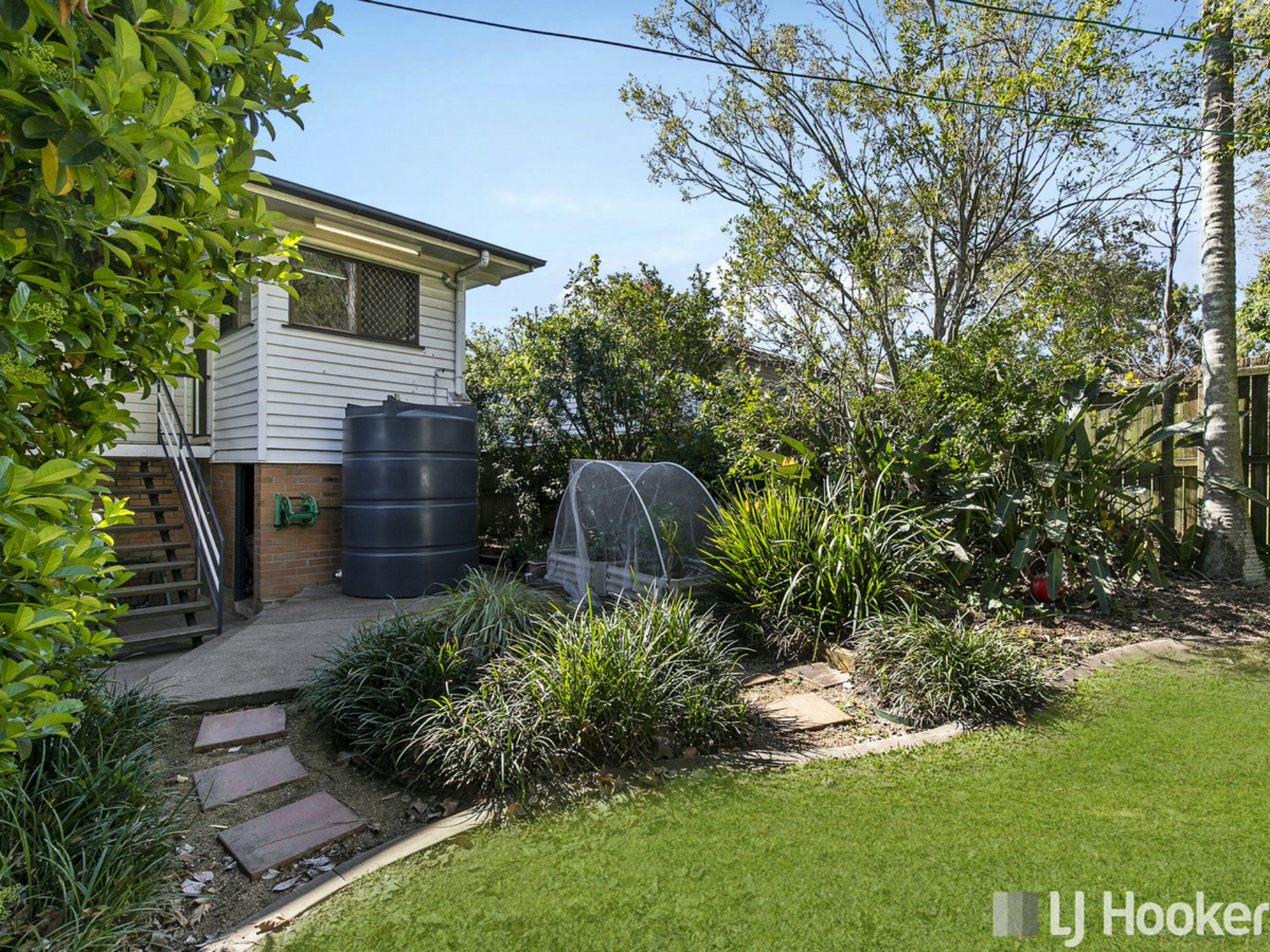 201 Beddoes Street, HOLLAND PARK