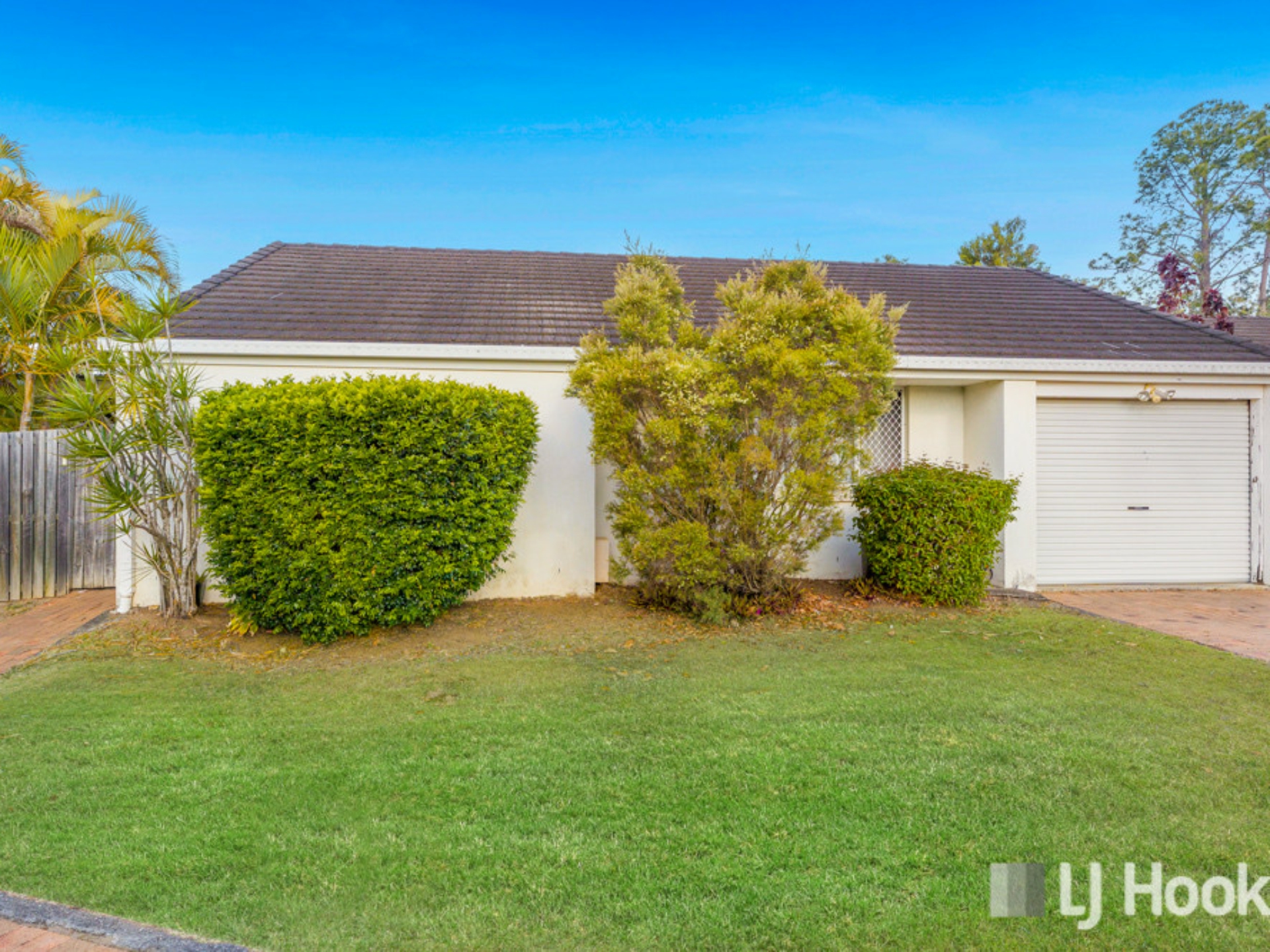 2/14 Kensington Place, Birkdale
