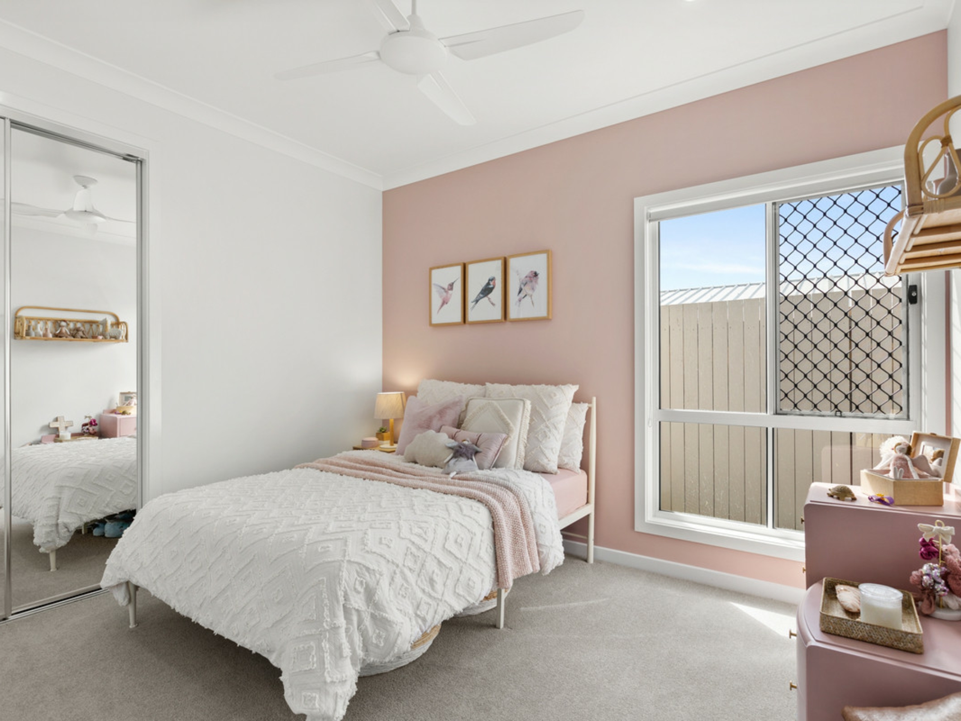16 Oakland Avenue, REDLAND BAY