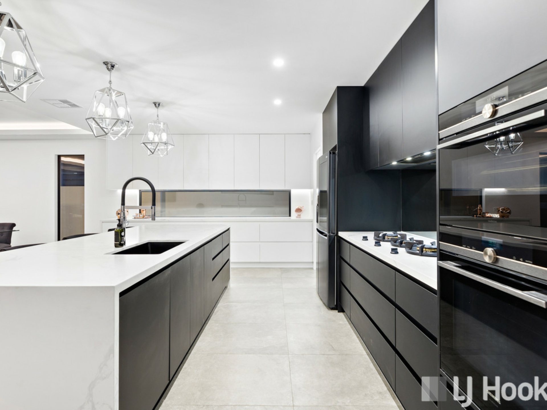 23A Seacrest Court, RABY BAY