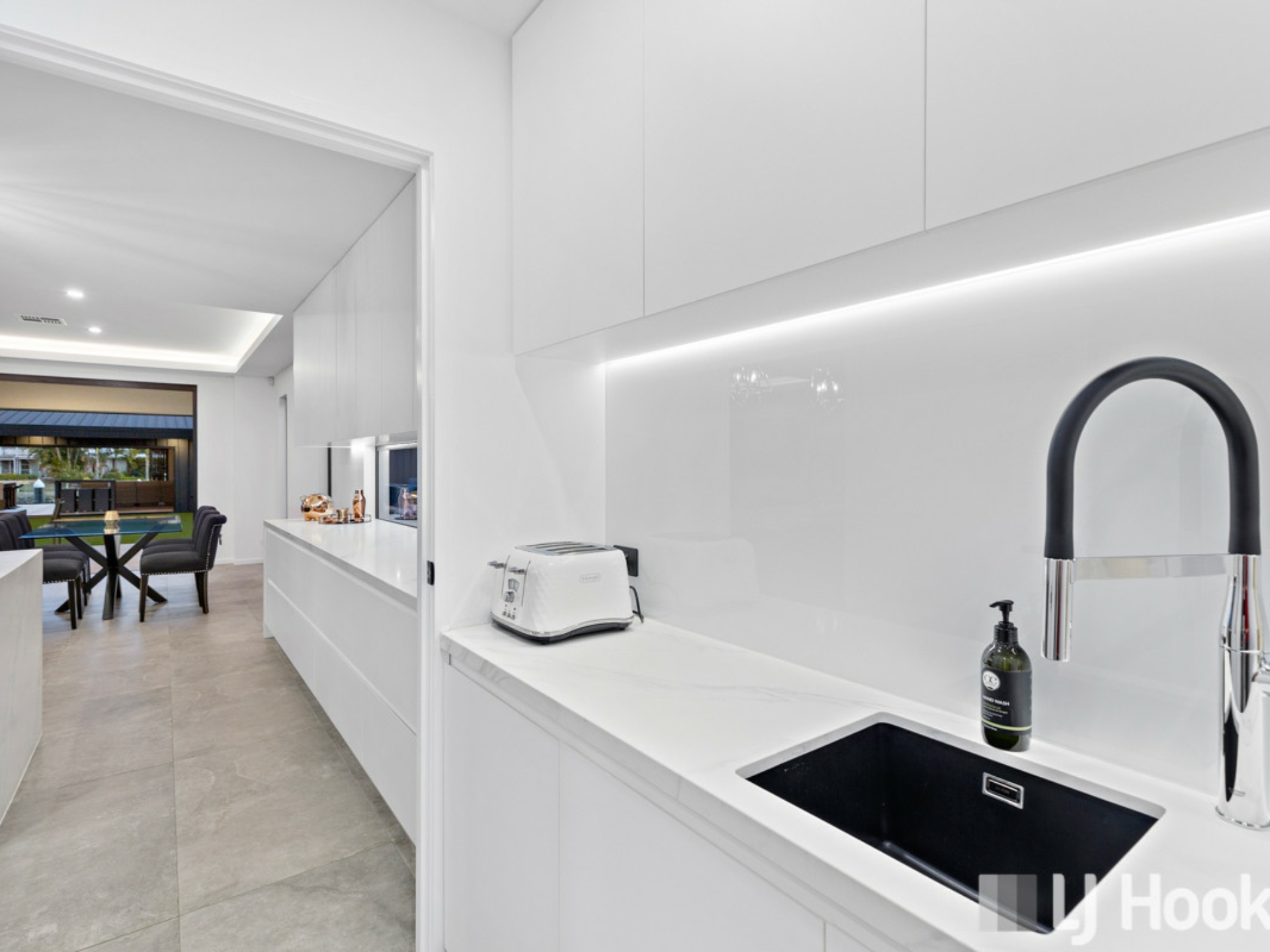 23A Seacrest Court, RABY BAY