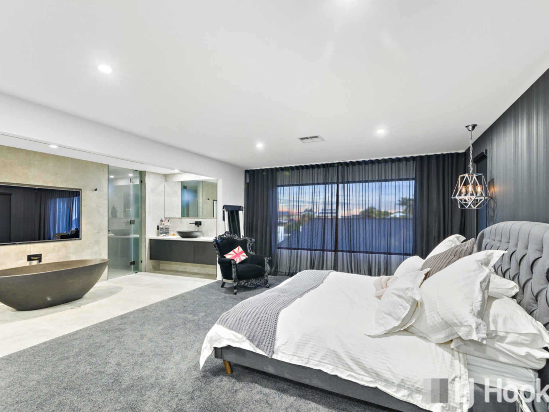 23A Seacrest Court, RABY BAY