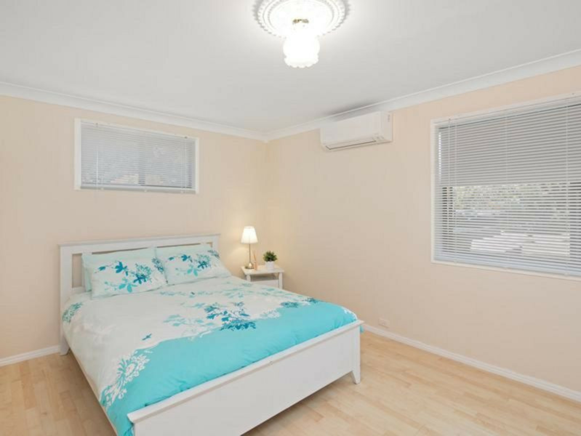 18 Moonah Street, COOCHIEMUDLO ISLAND