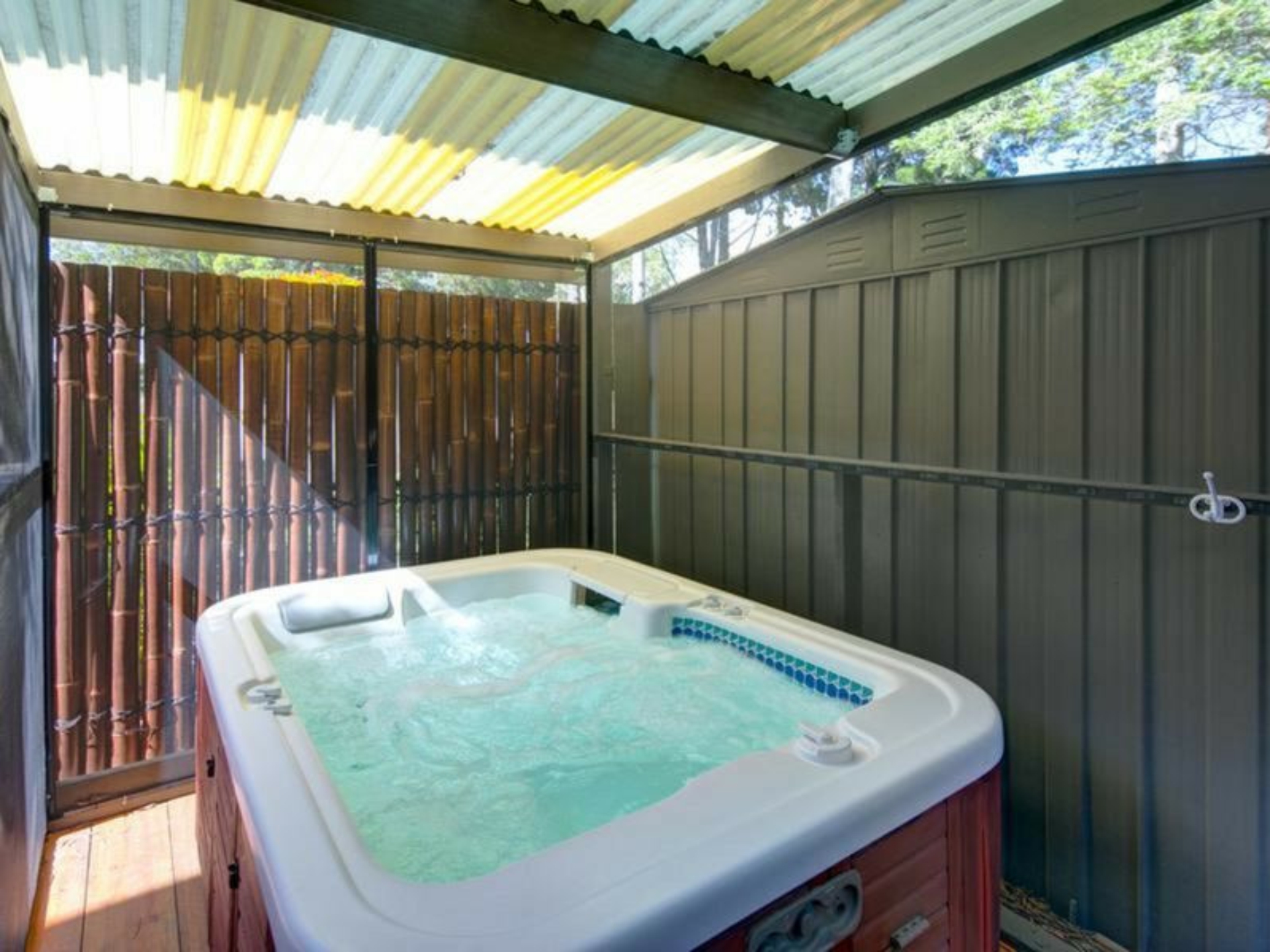 18 Moonah Street, COOCHIEMUDLO ISLAND