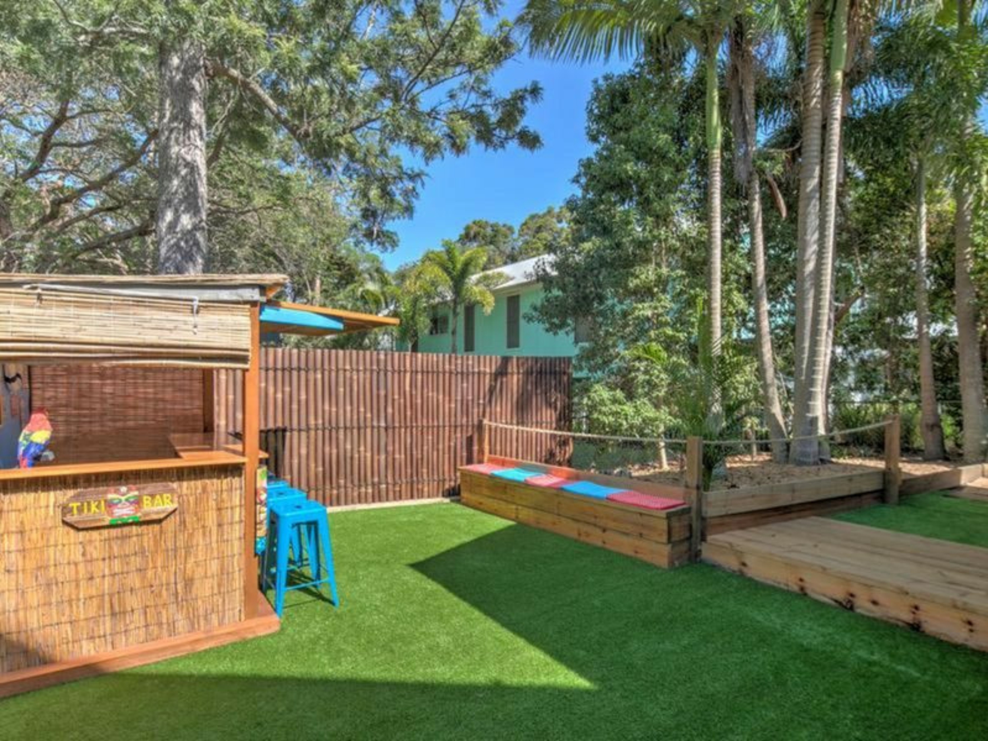 18 Moonah Street, COOCHIEMUDLO ISLAND