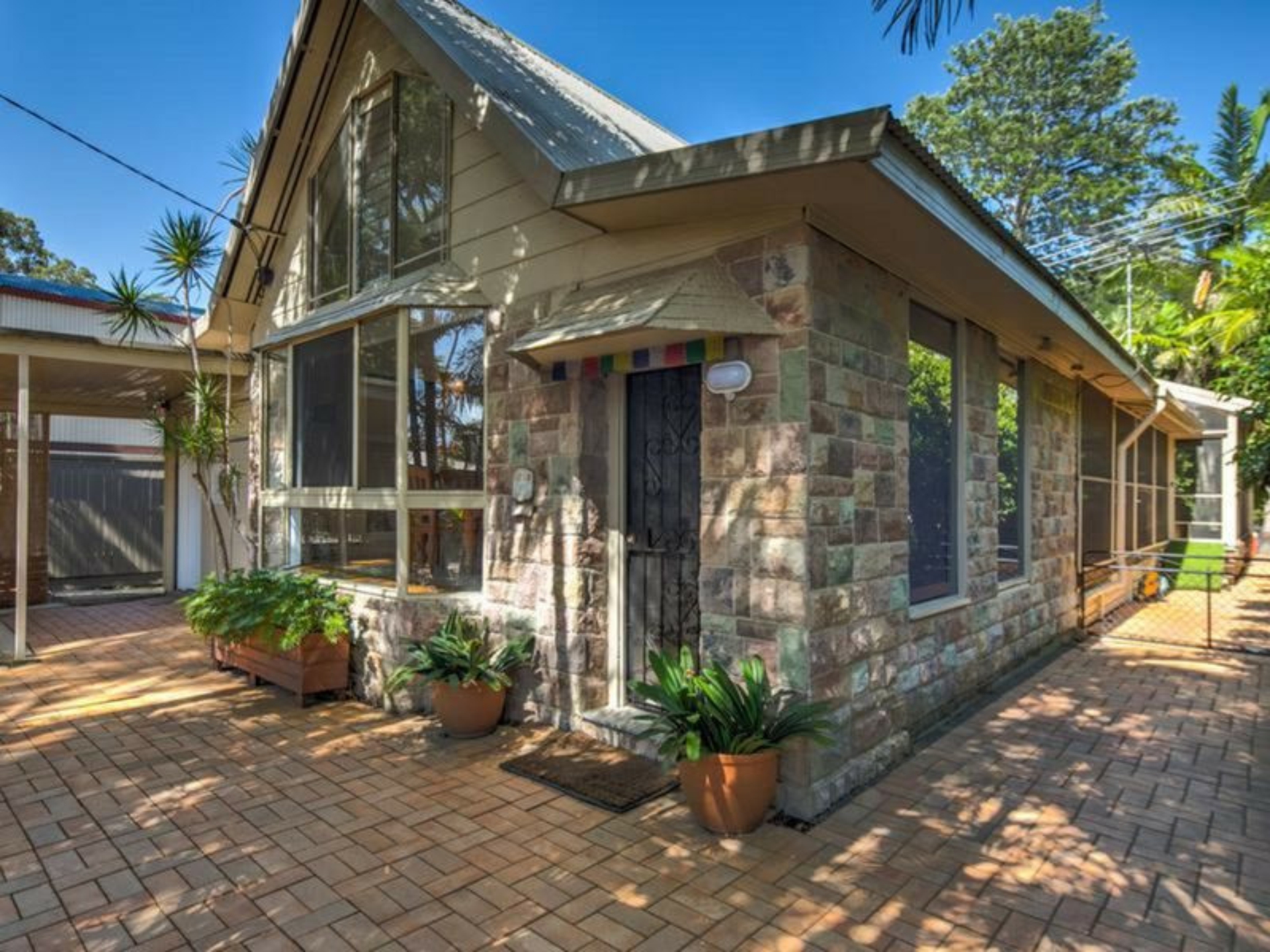 18 Moonah Street, COOCHIEMUDLO ISLAND