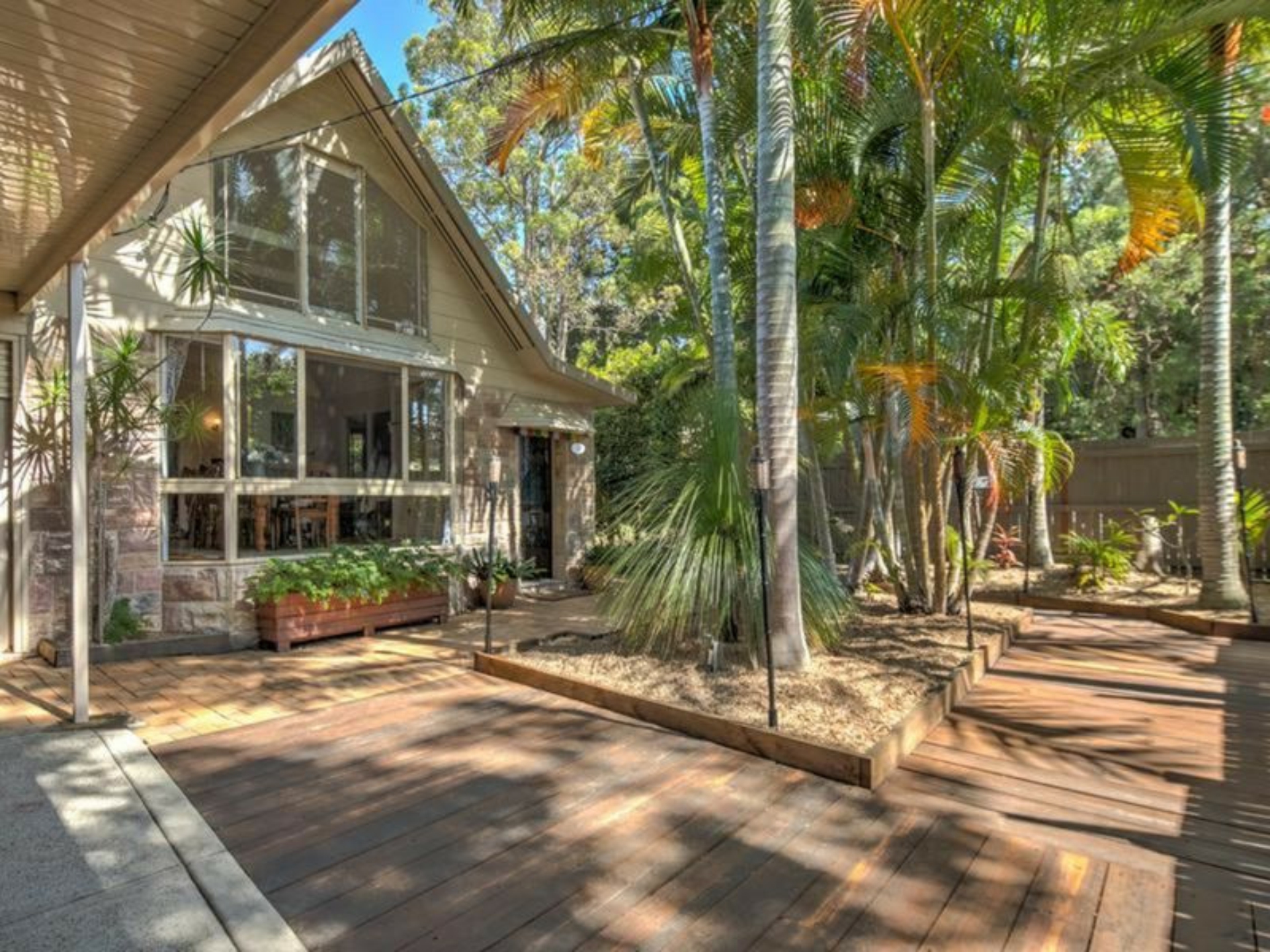 18 Moonah Street, COOCHIEMUDLO ISLAND