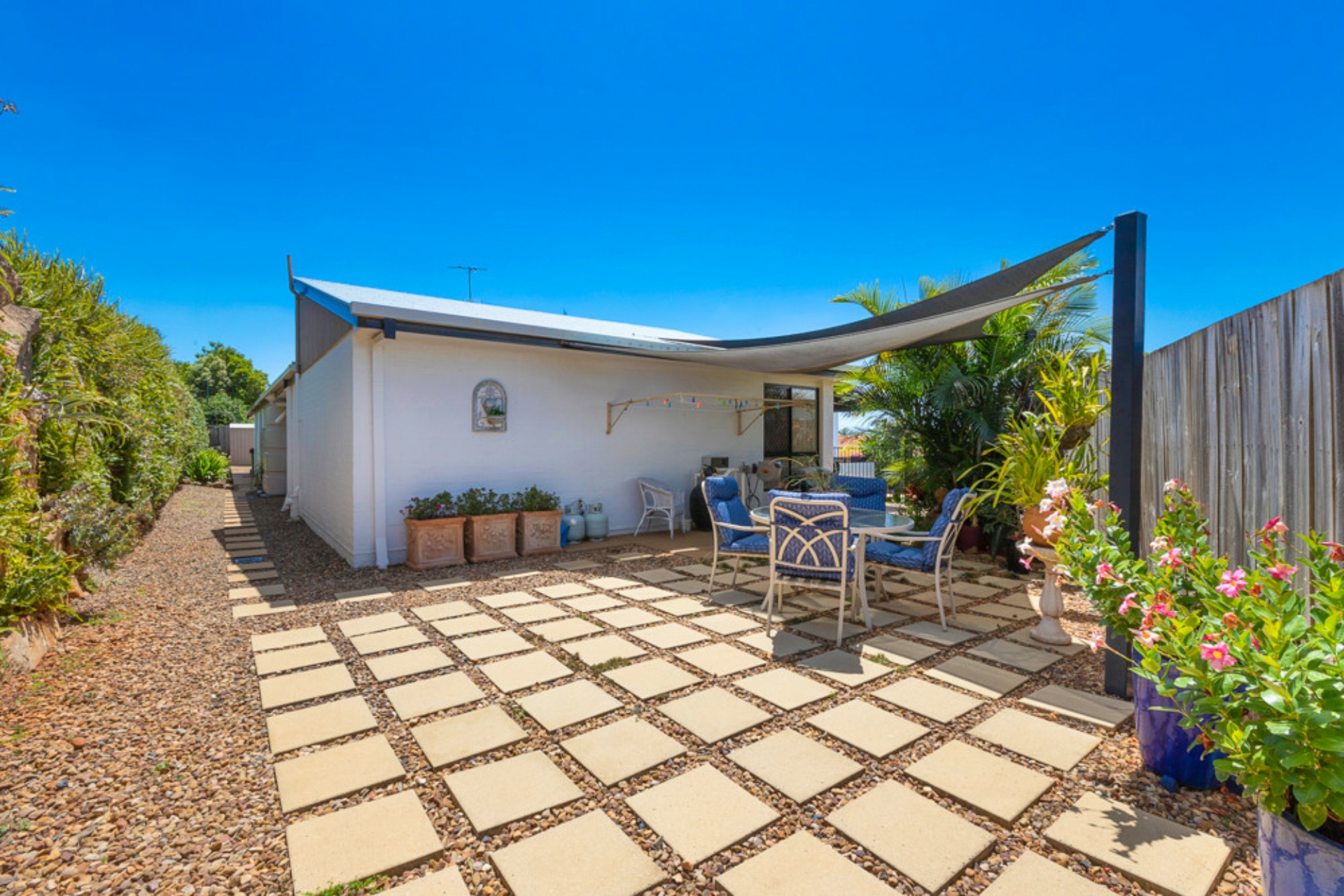 9 Garrett Place, Redland Bay