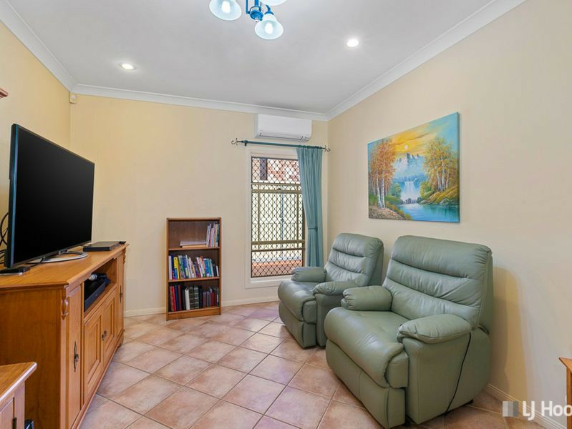 4 Palmerston Place, VICTORIA POINT