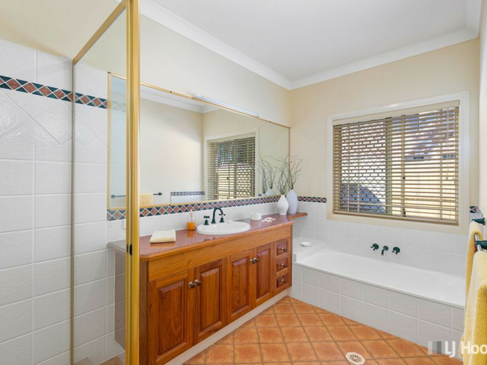 4 Palmerston Place, VICTORIA POINT