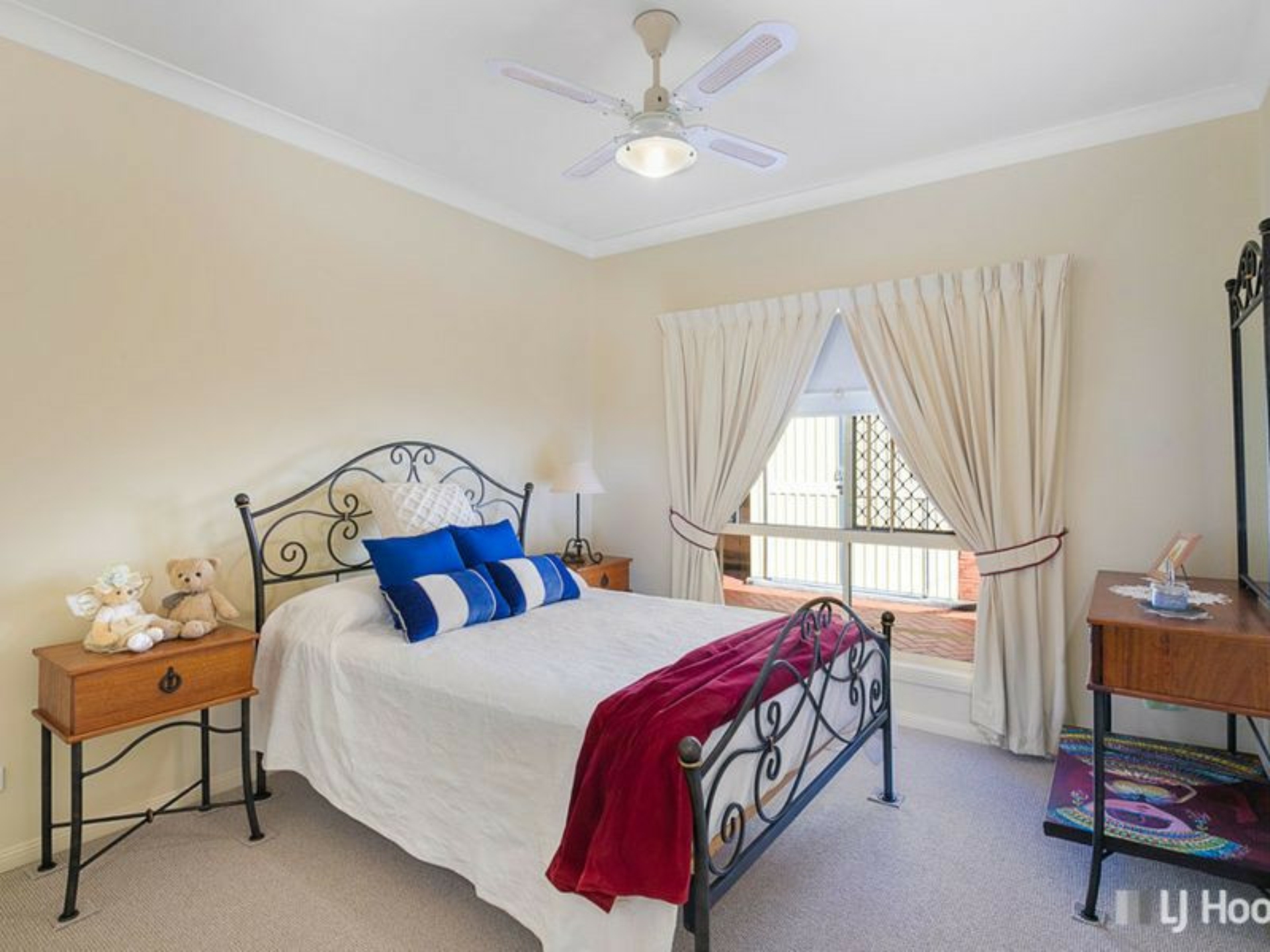 4 Palmerston Place, VICTORIA POINT