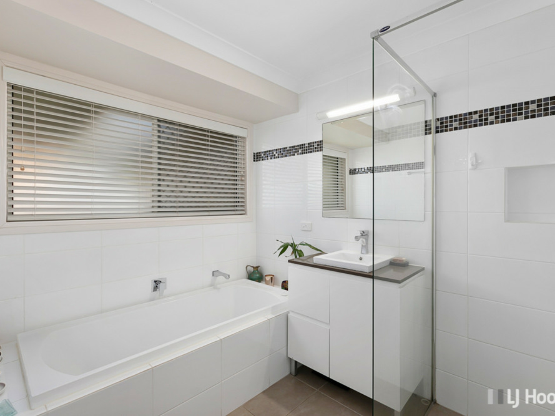 4 Amity Court, VICTORIA POINT