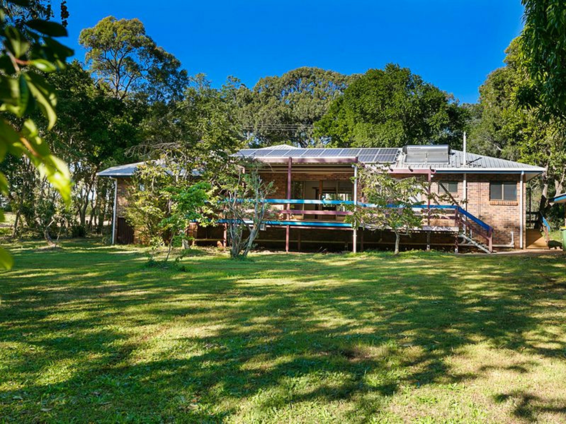 360-362 Victoria Parade South, COOCHIEMUDLO ISLAND