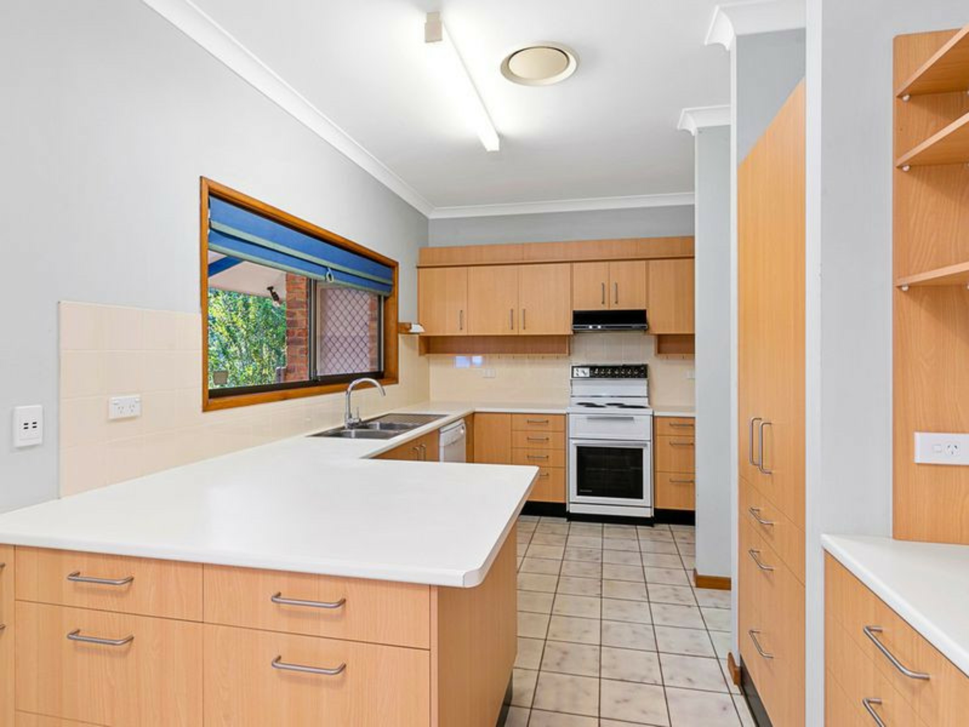 360-362 Victoria Parade South, COOCHIEMUDLO ISLAND