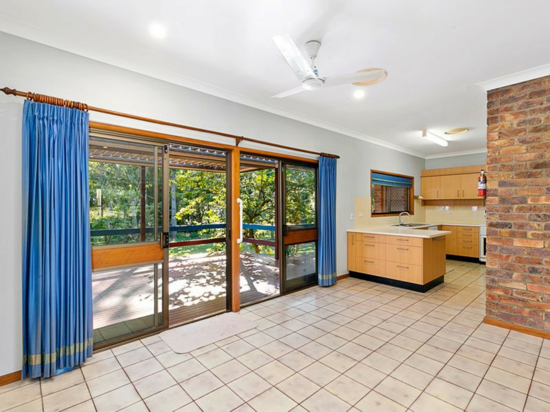 360-362 Victoria Parade South, COOCHIEMUDLO ISLAND