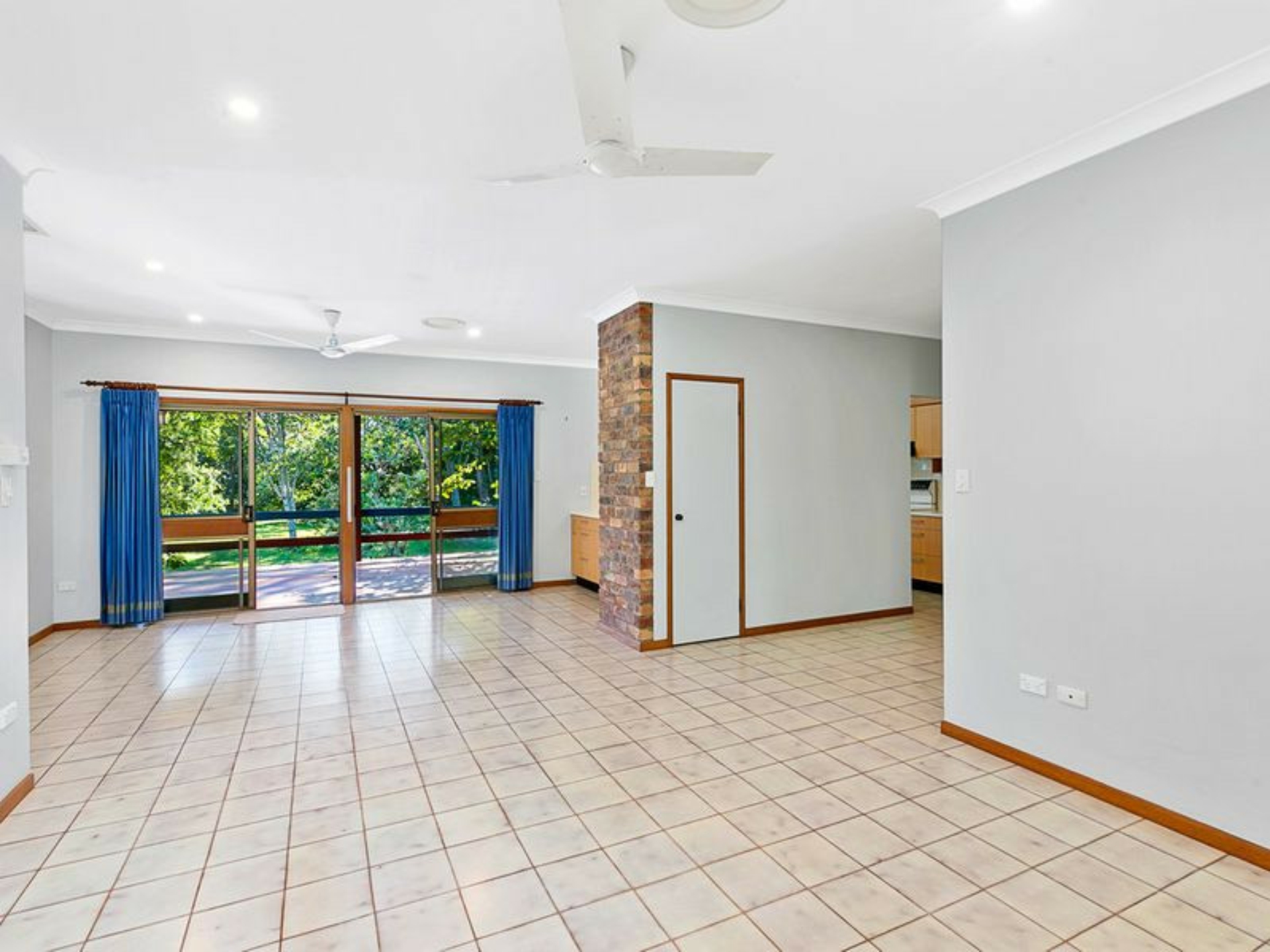 360-362 Victoria Parade South, COOCHIEMUDLO ISLAND