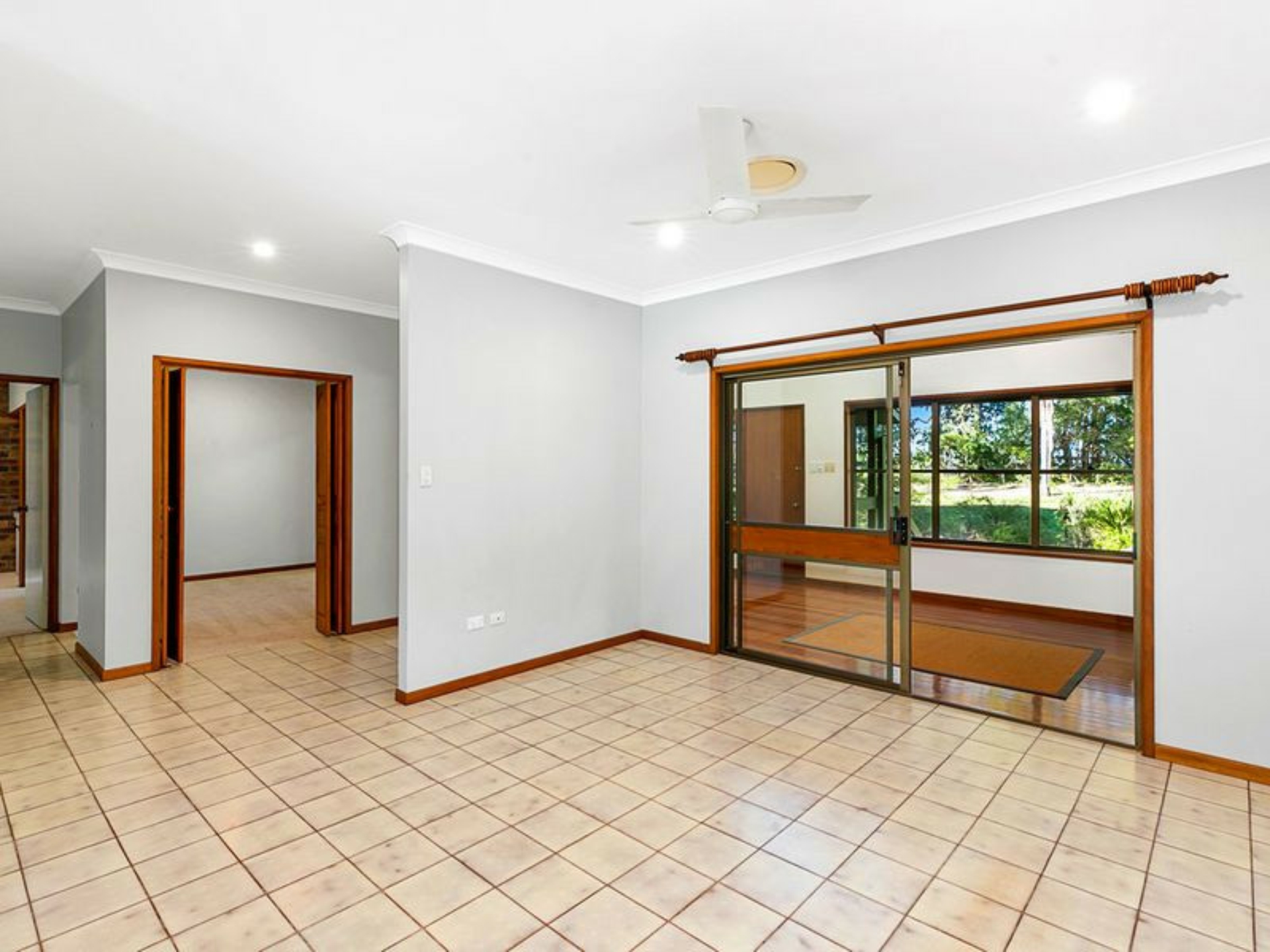 360-362 Victoria Parade South, COOCHIEMUDLO ISLAND