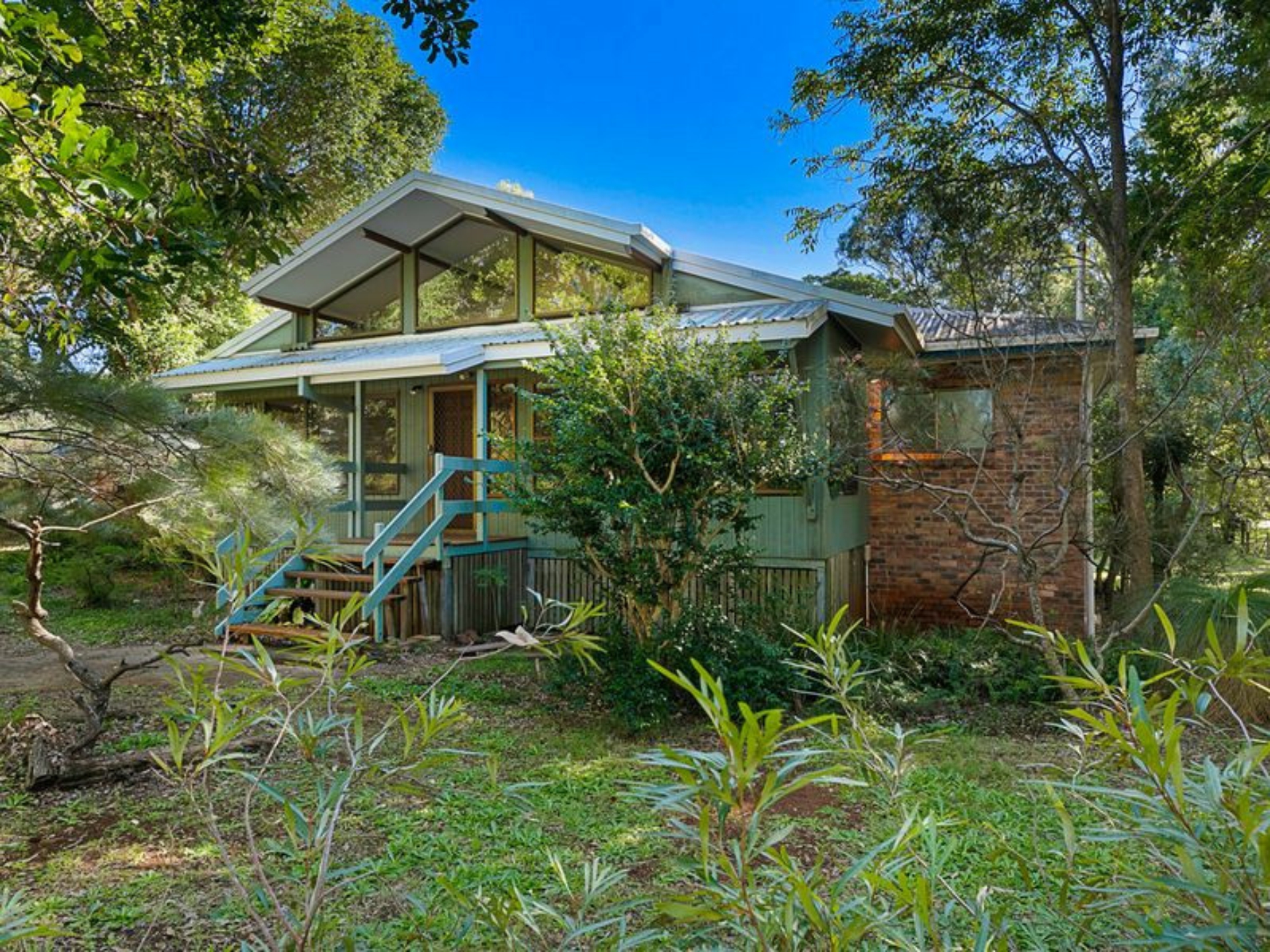 360-362 Victoria Parade South, COOCHIEMUDLO ISLAND