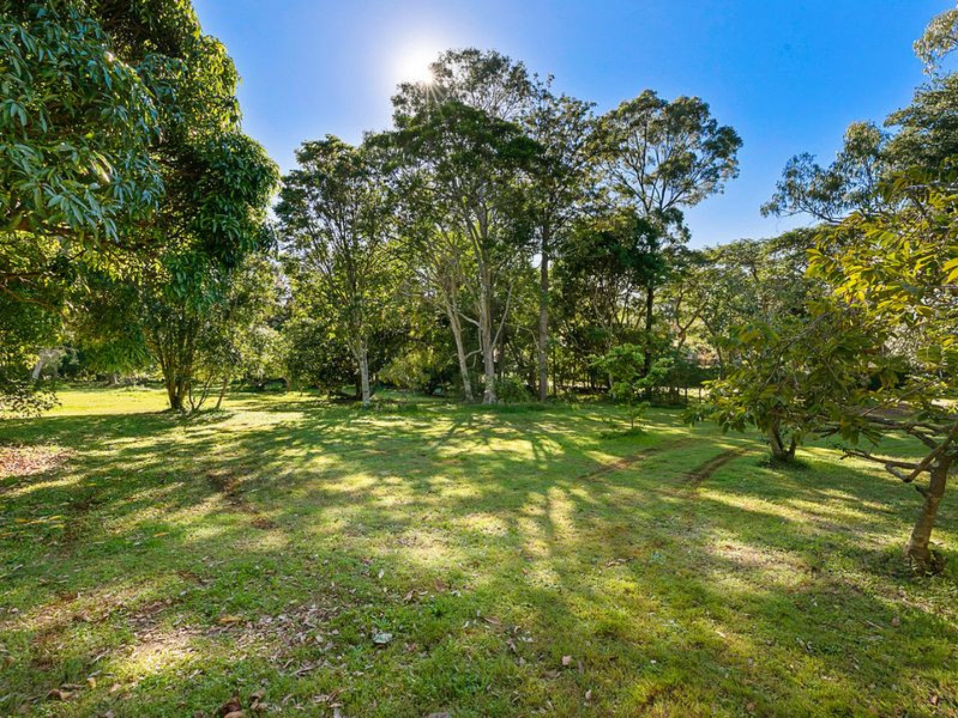 360-362 Victoria Parade South, COOCHIEMUDLO ISLAND