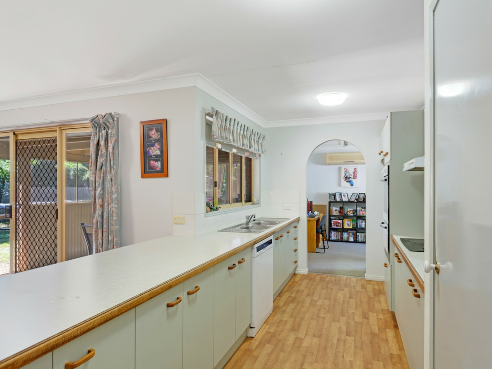 11 Aspect Drive Victoria Point QLD - Property Details - LJ Hooker