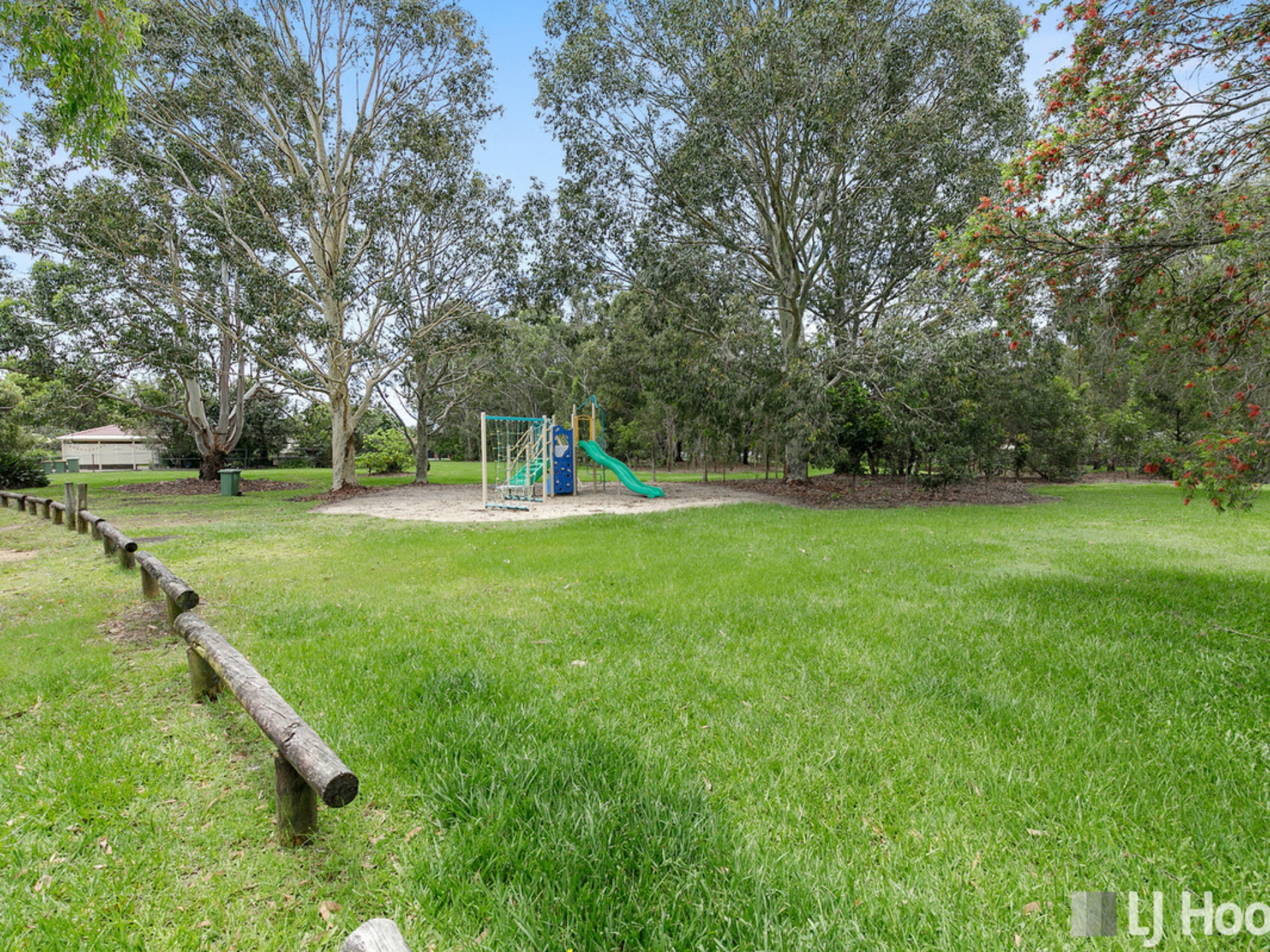 16 Capricorn Drive, Cleveland