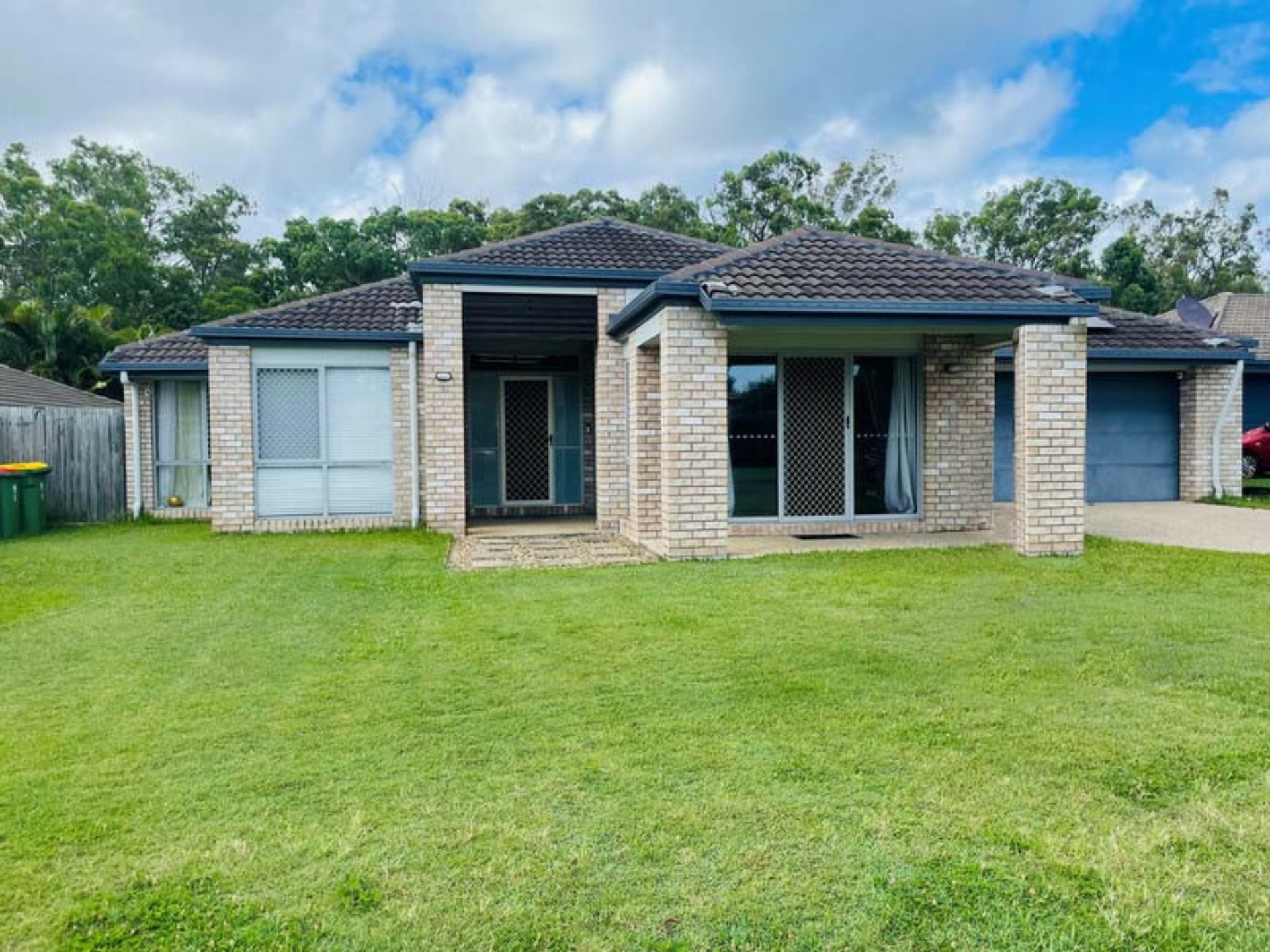 6 Turquoise Street Redland Bay QLD