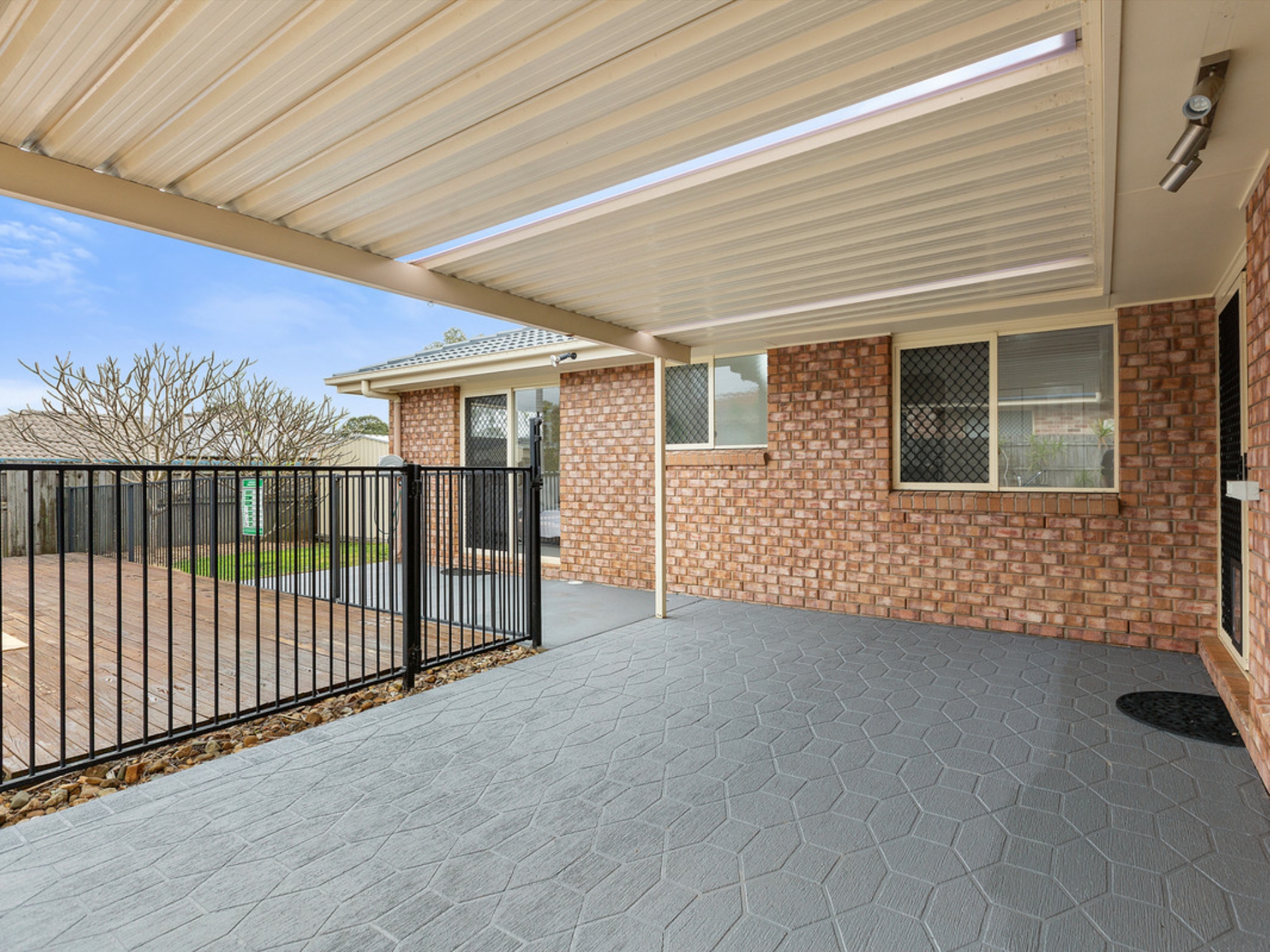 9 Cumulus Place, BIRKDALE