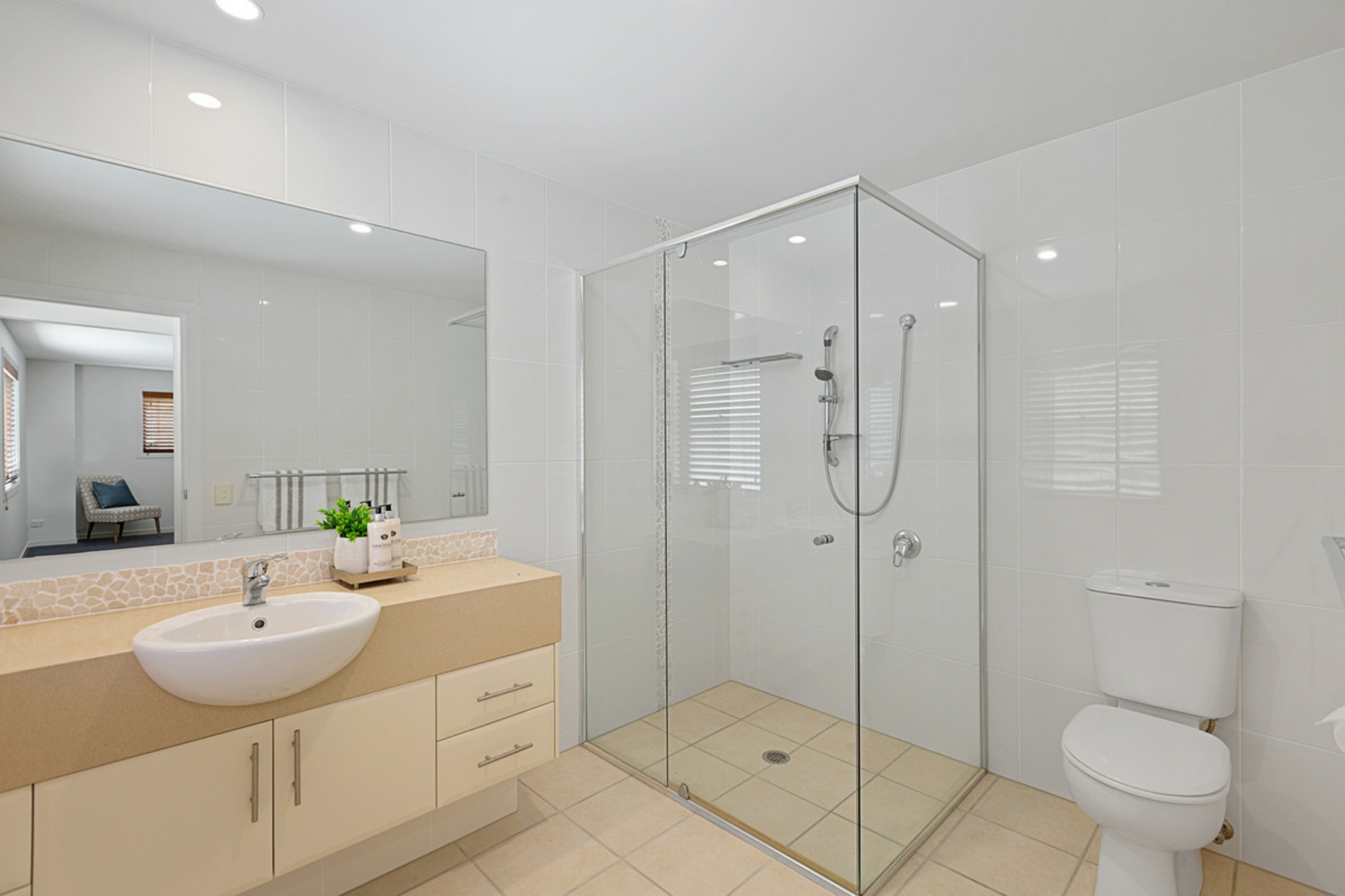 2A Waterfront Easement, REDLAND BAY