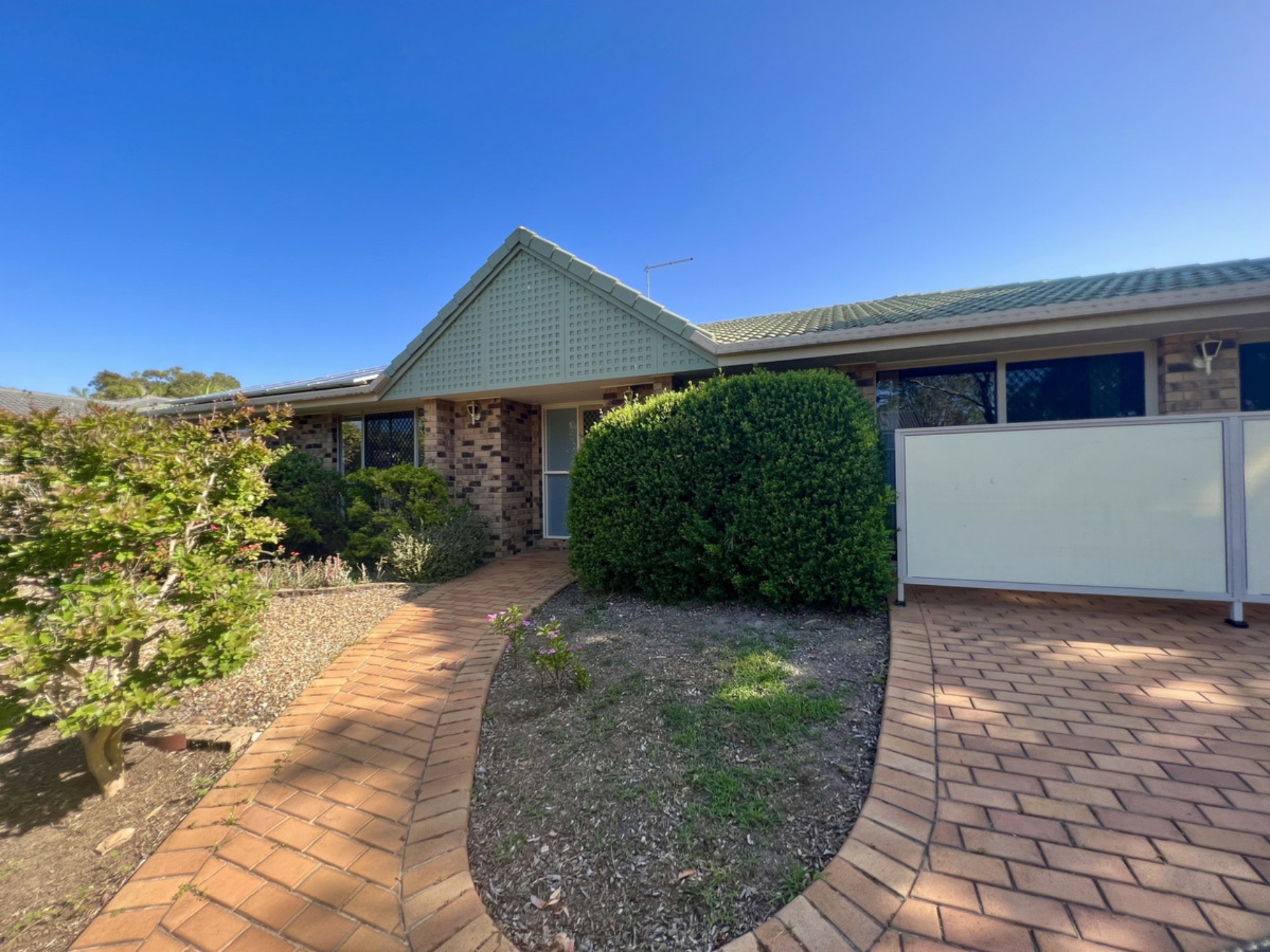 1 Champagne Crescent, THORNLANDS