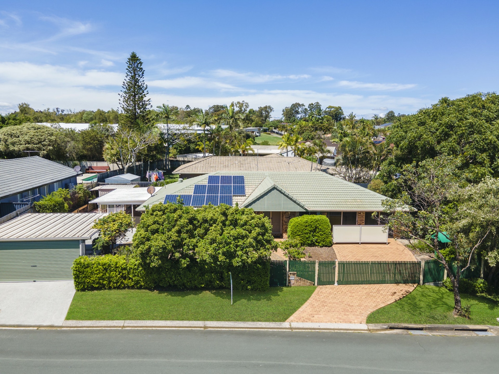 1 Champagne Crescent, THORNLANDS