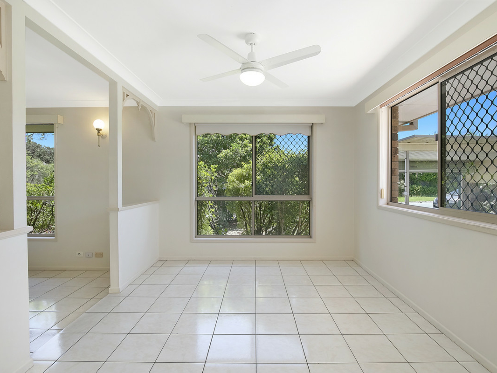 1 Champagne Crescent, THORNLANDS