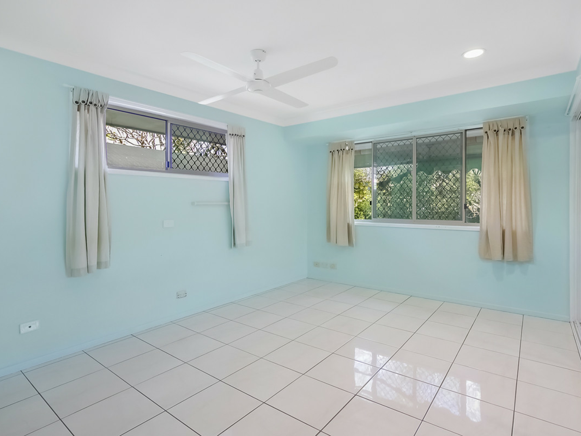1 Champagne Crescent, THORNLANDS