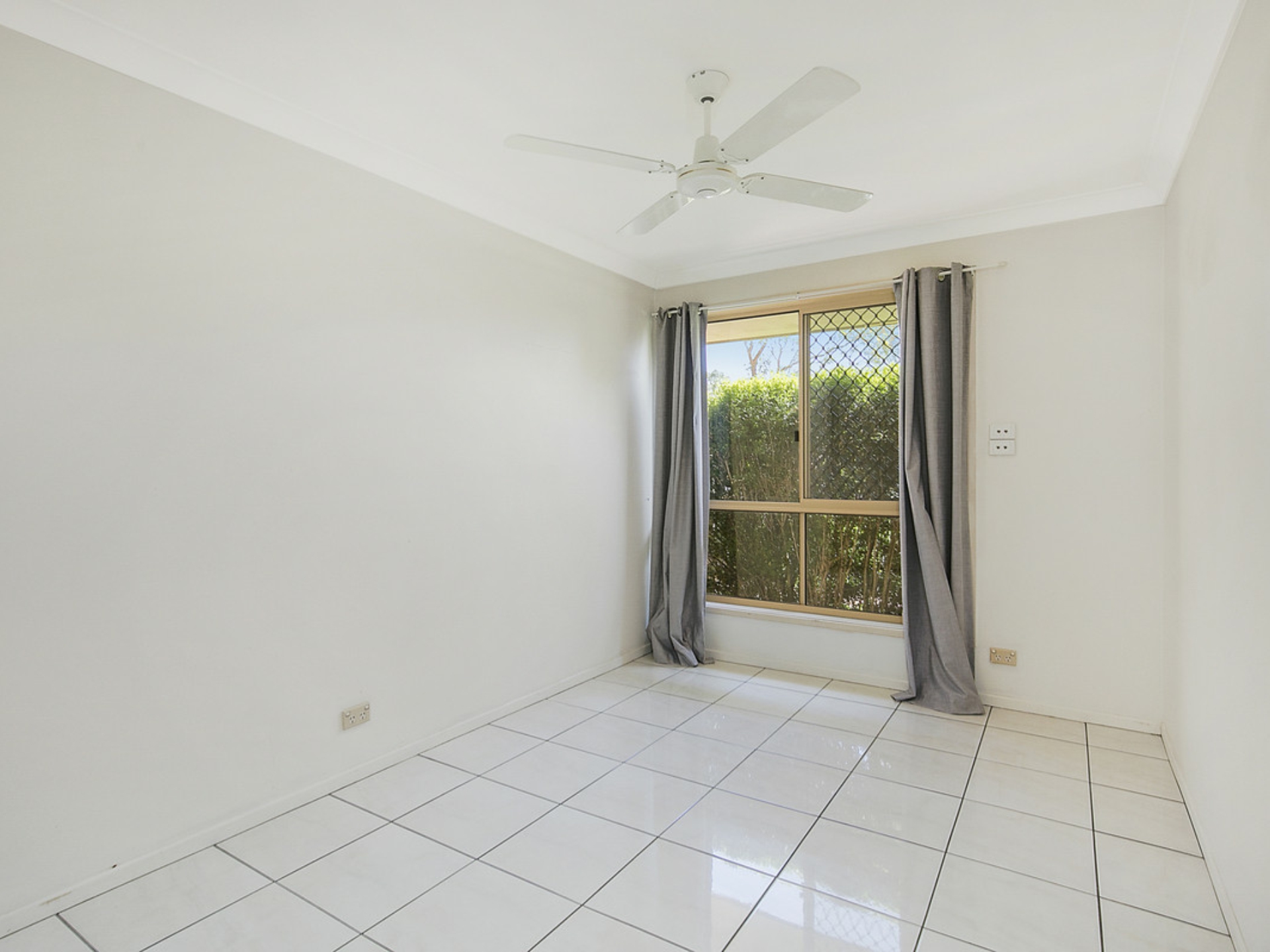 1 Champagne Crescent, THORNLANDS