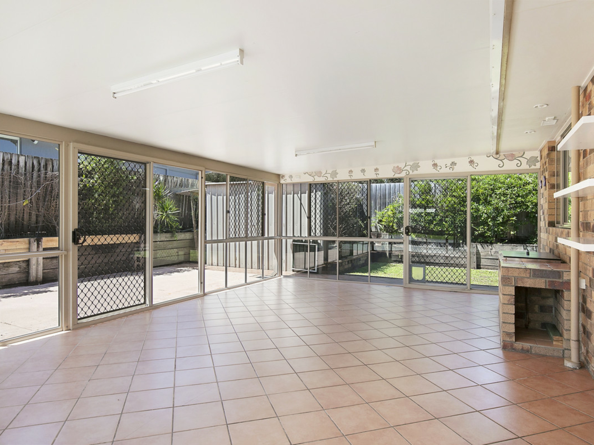 1 Champagne Crescent, THORNLANDS