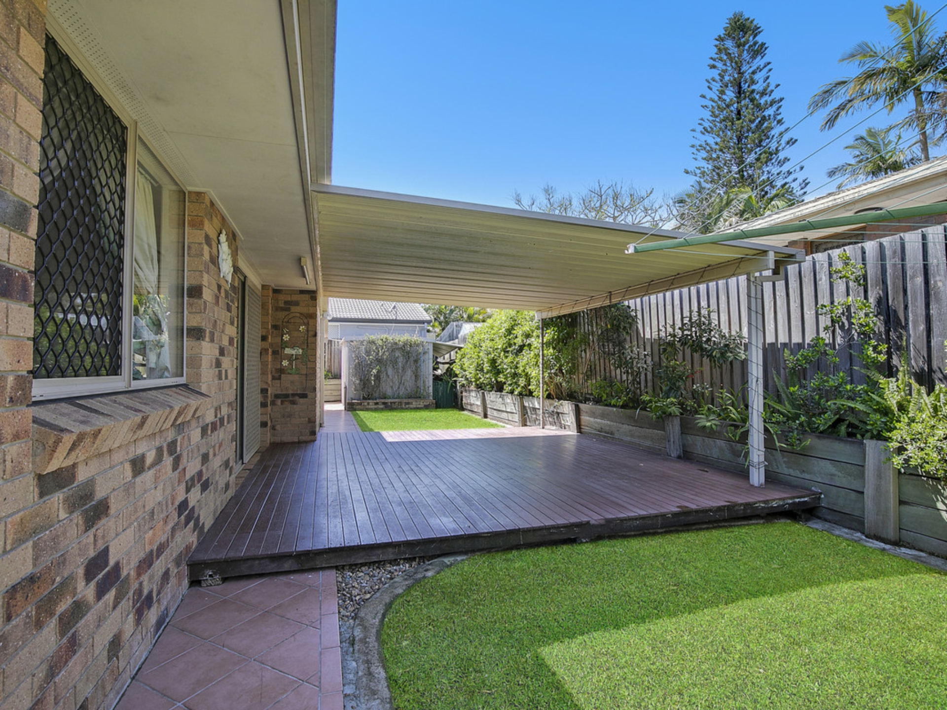 1 Champagne Crescent, THORNLANDS