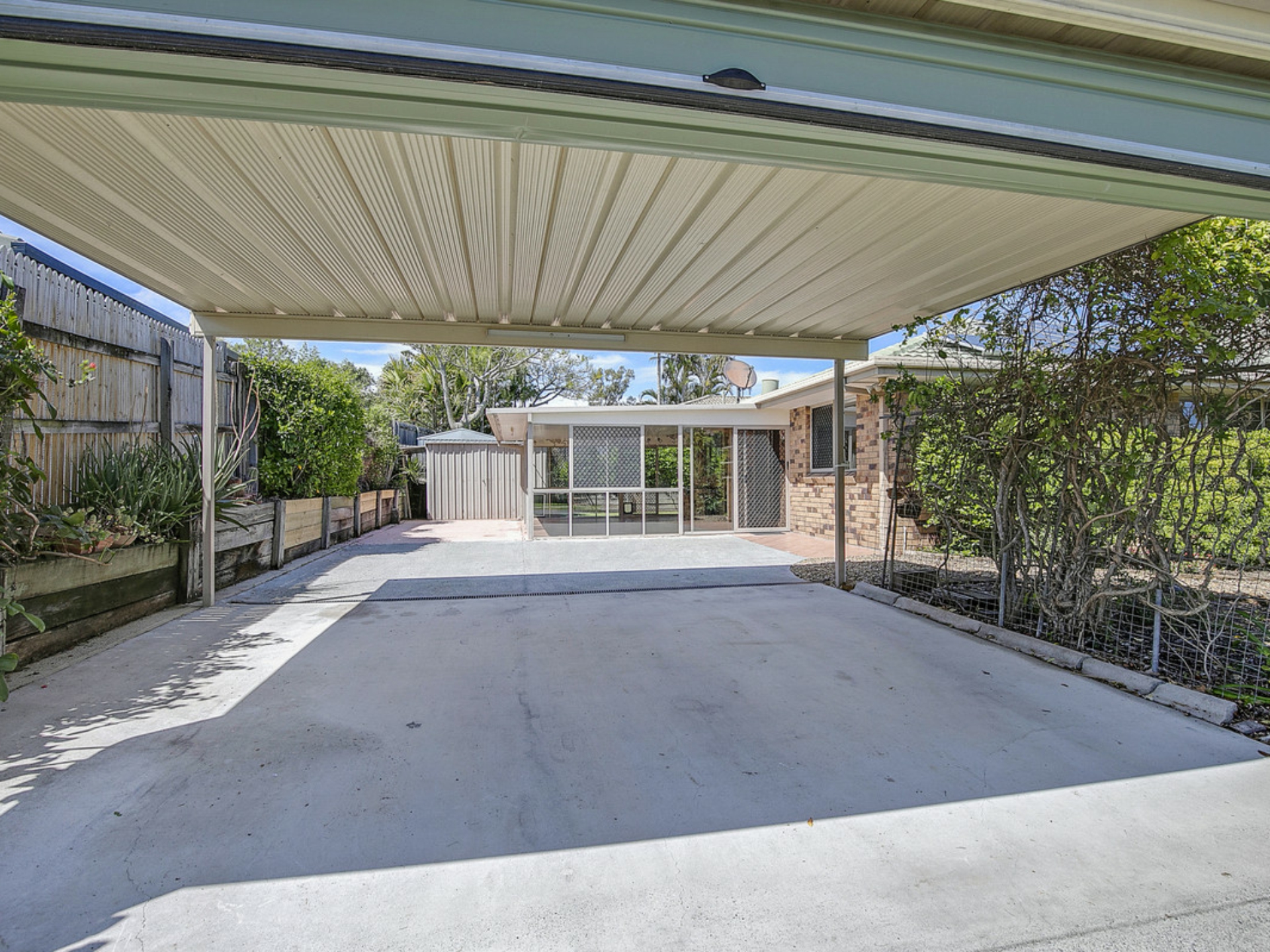 1 Champagne Crescent, THORNLANDS