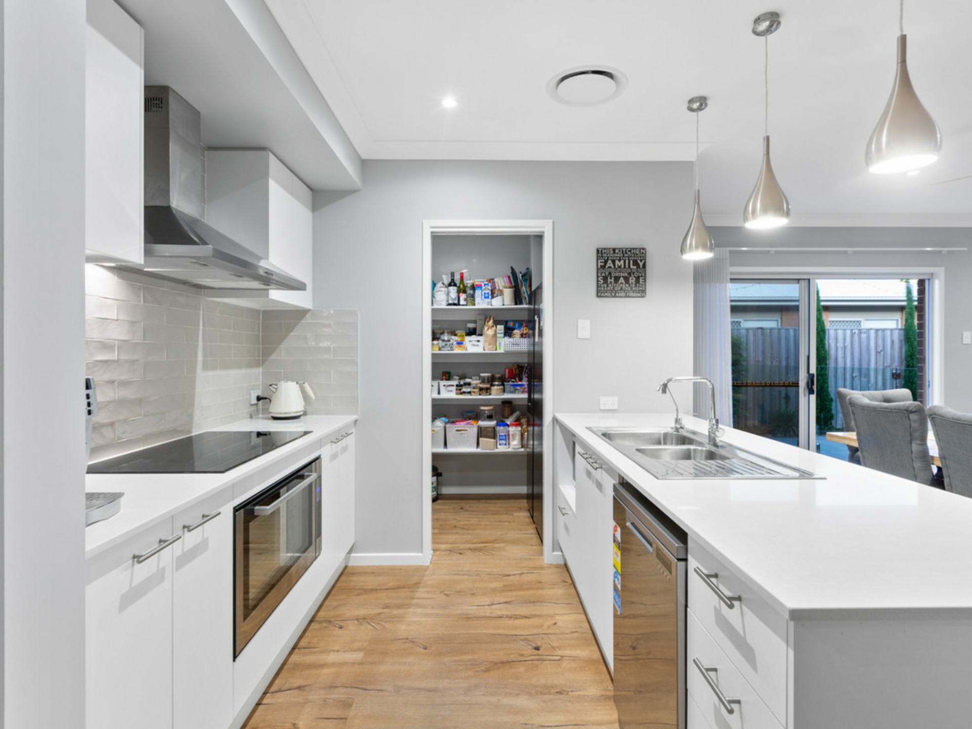 11 Waterline Boulevard, THORNLANDS