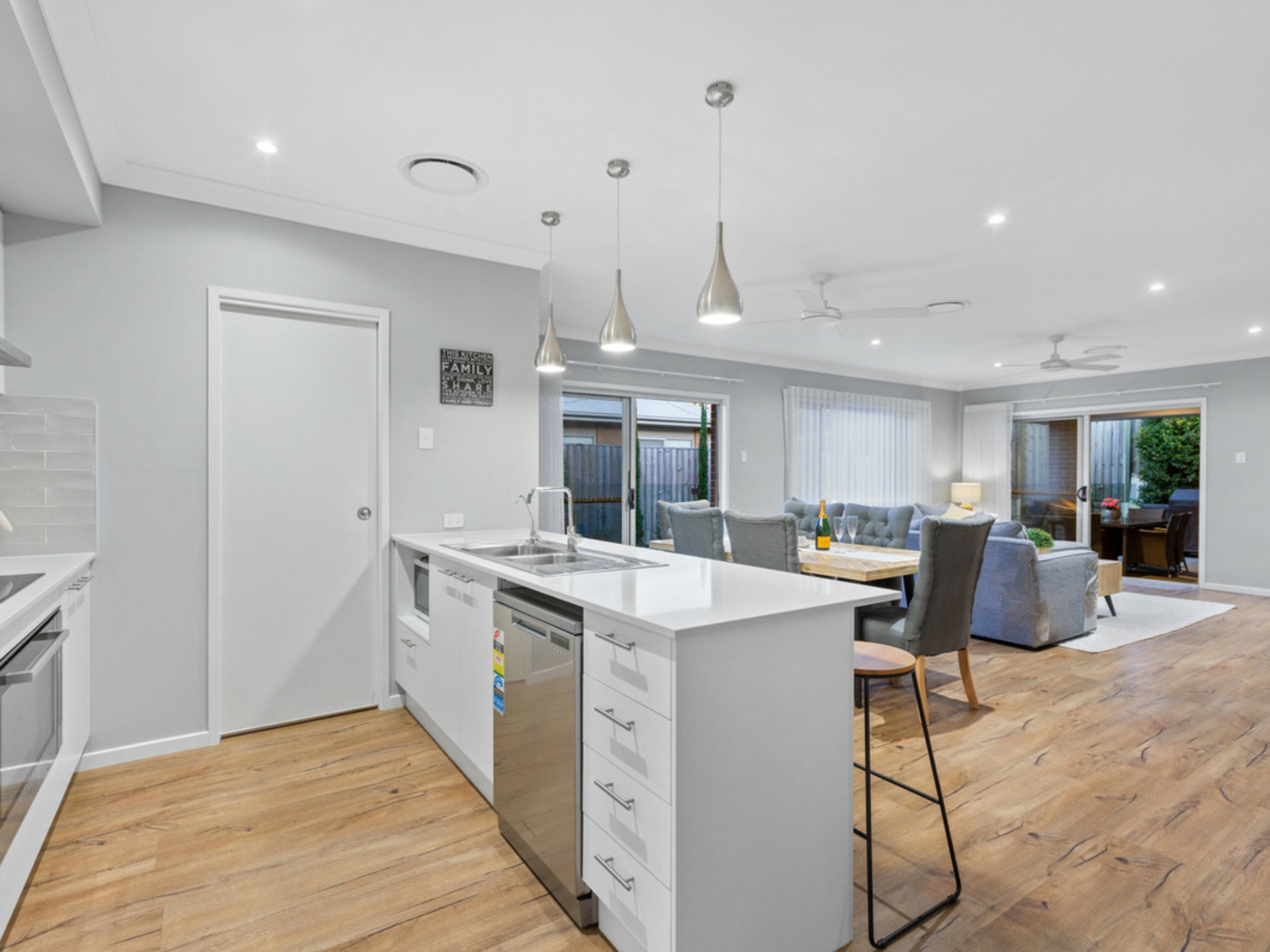 11 Waterline Boulevard, THORNLANDS