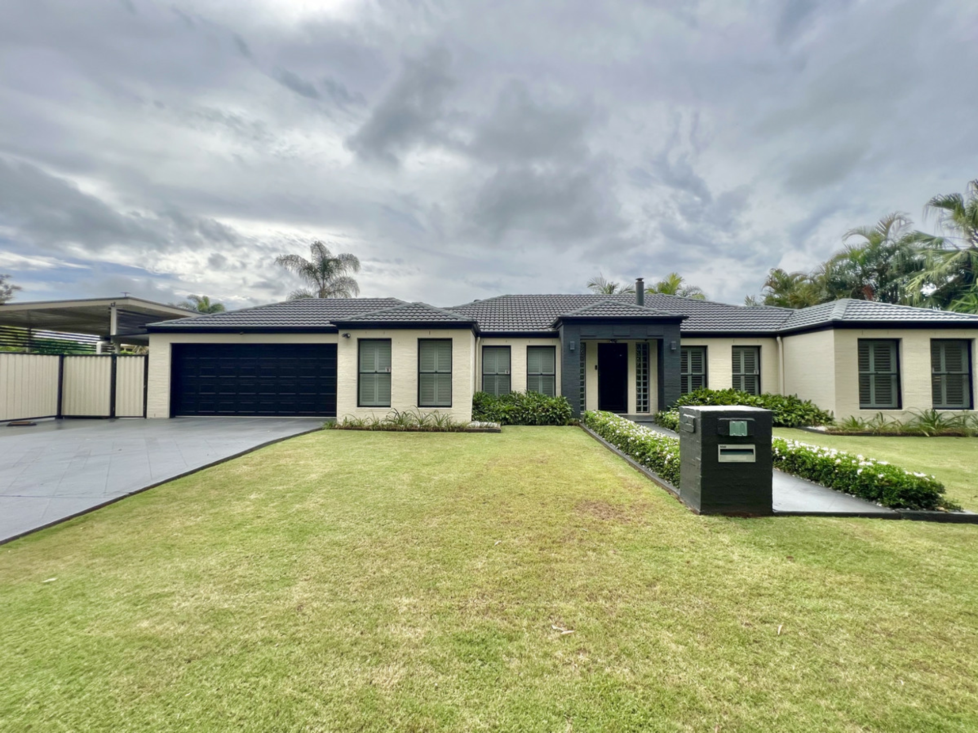 69 Carinyan Drive, BIRKDALE