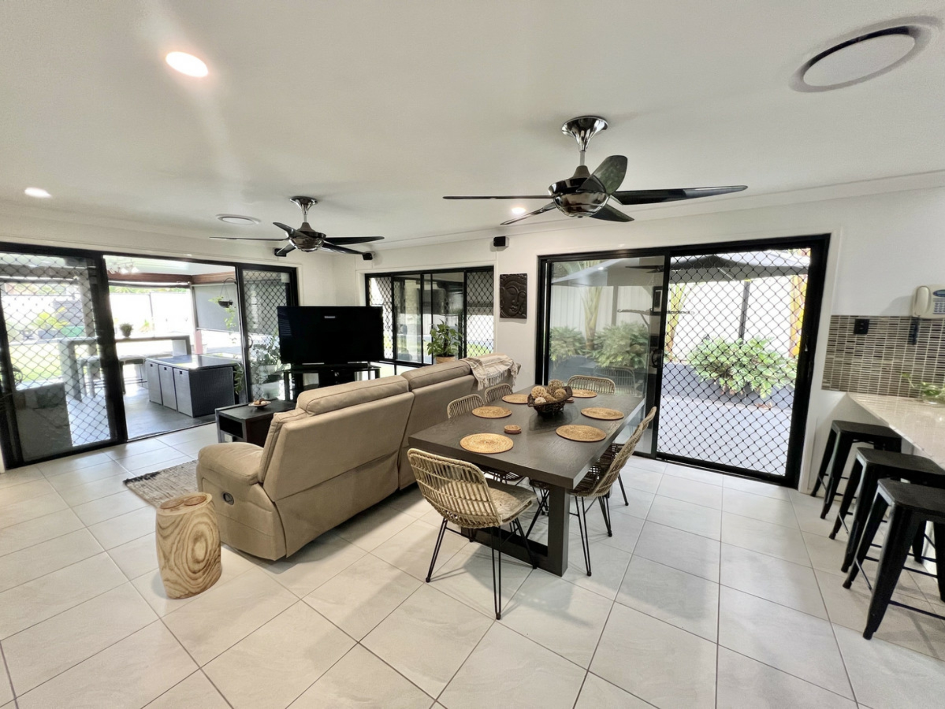 69 Carinyan Drive, BIRKDALE