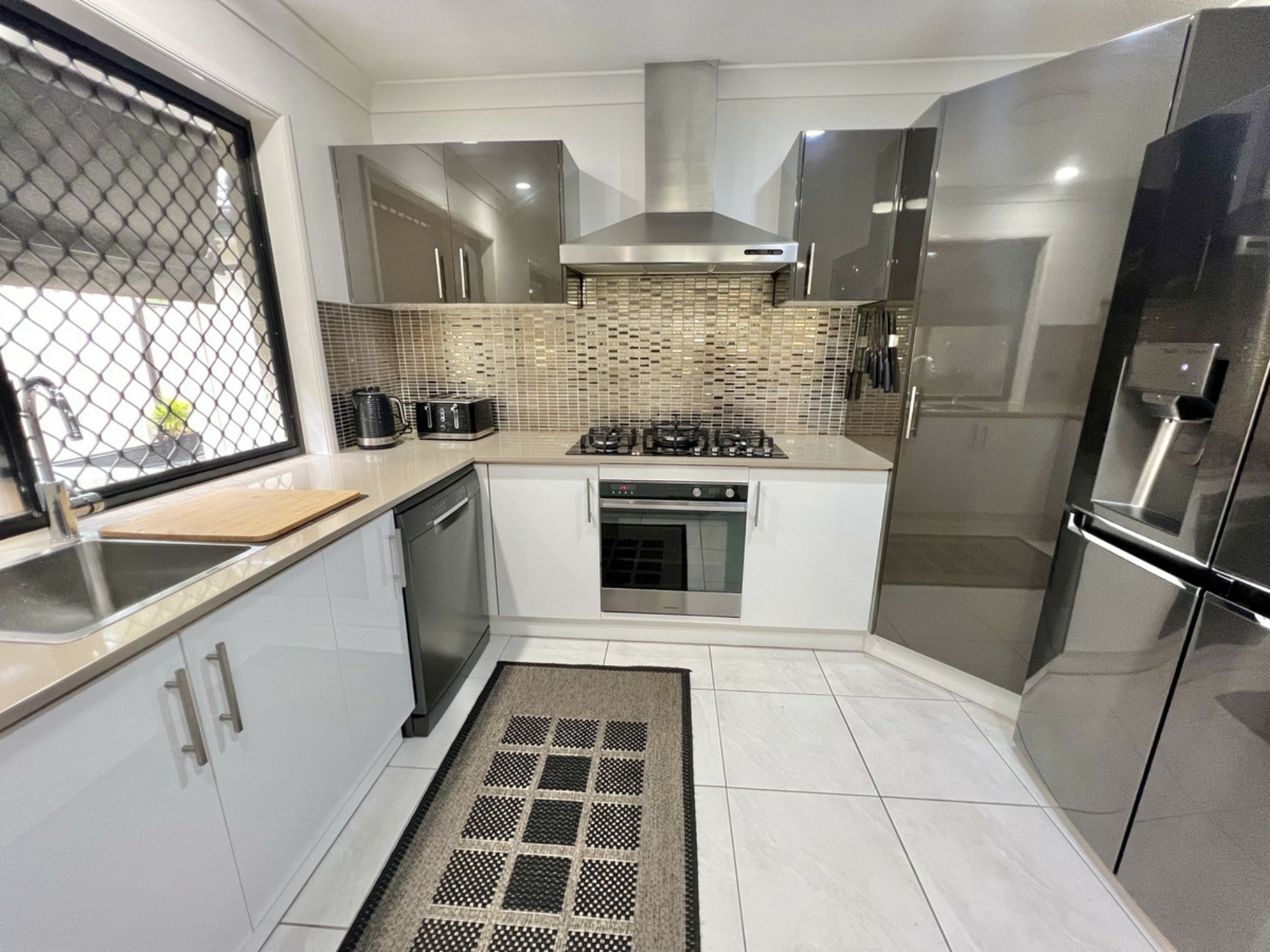 69 Carinyan Drive, BIRKDALE