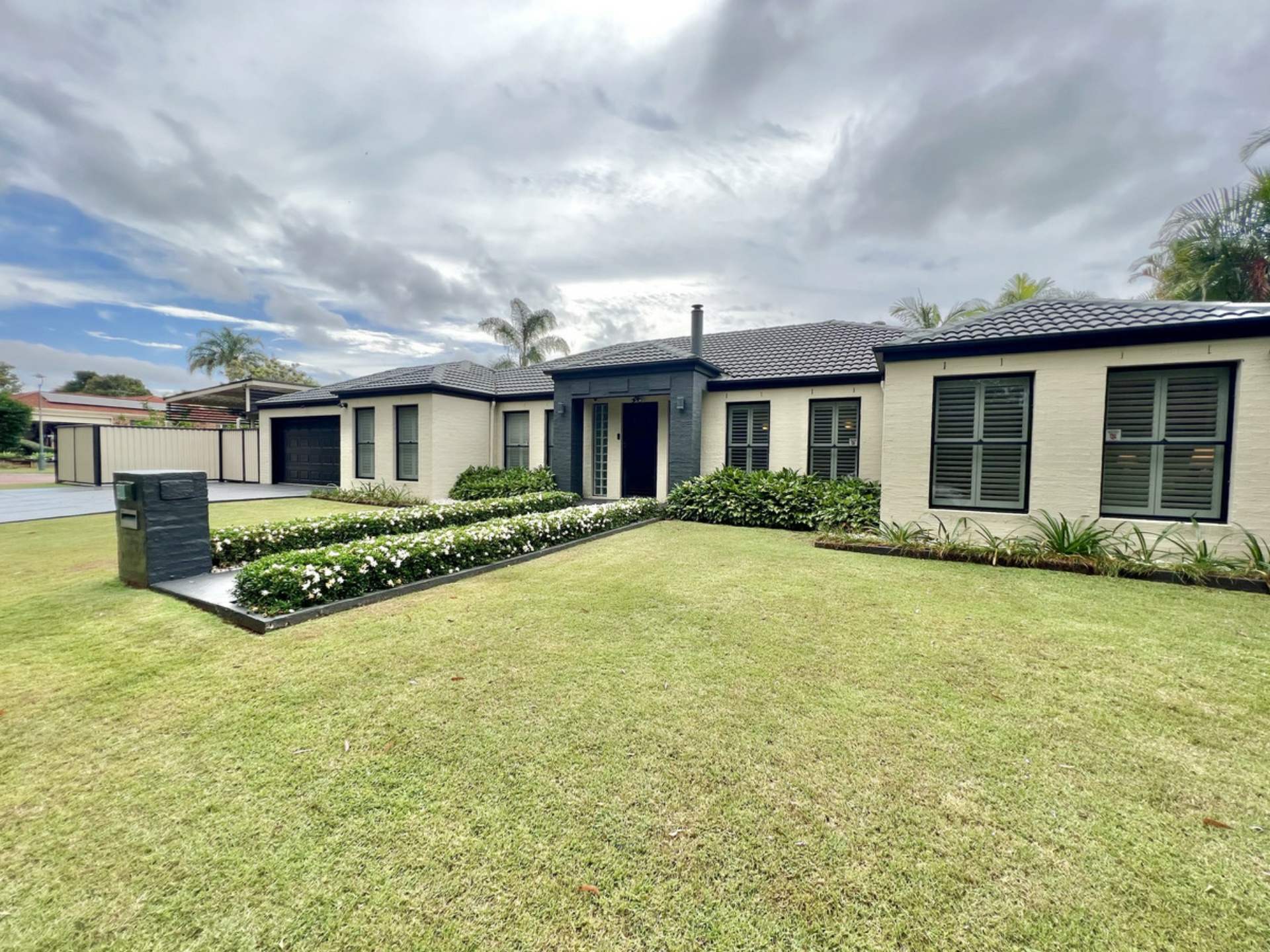 69 Carinyan Drive, BIRKDALE