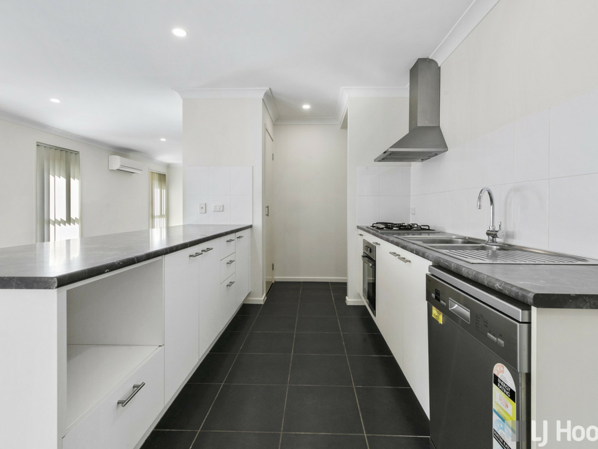 13 Bream Place, REDLAND BAY